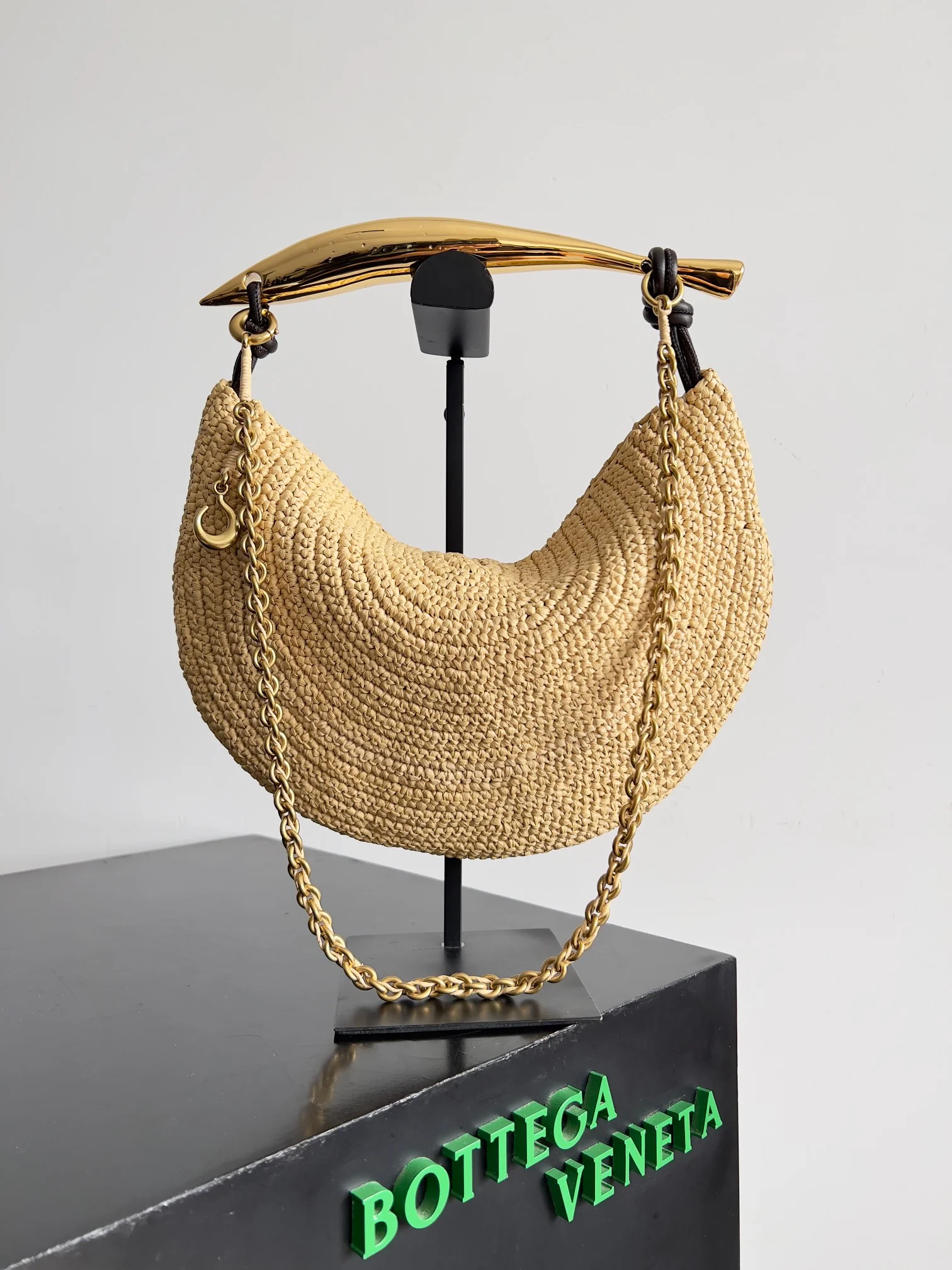 Сумка BV ?Сардина? — плетеная из соломы — желтая