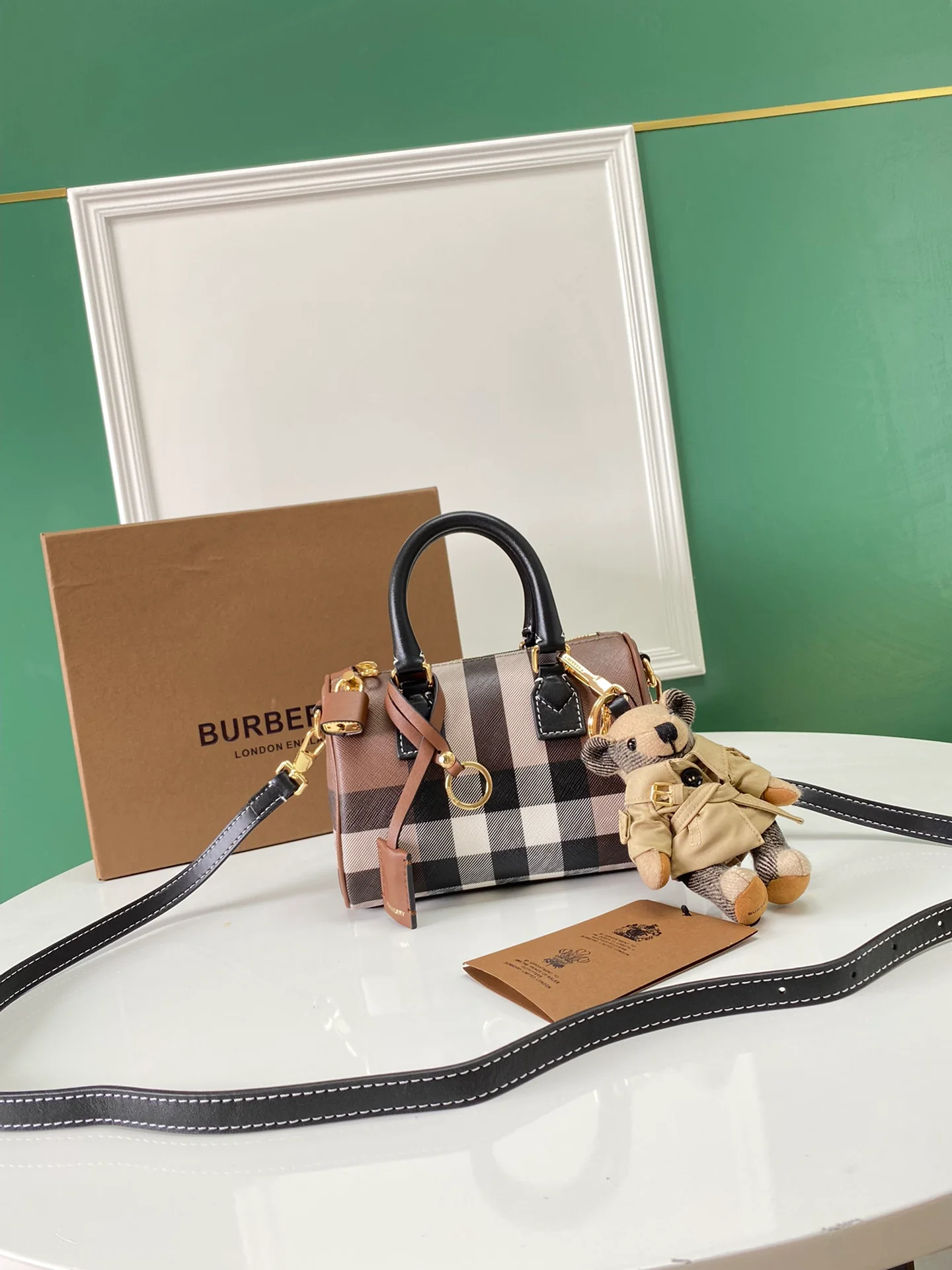 Мини-сумка для боулинга Burberry цвета березовой коричневой клетки