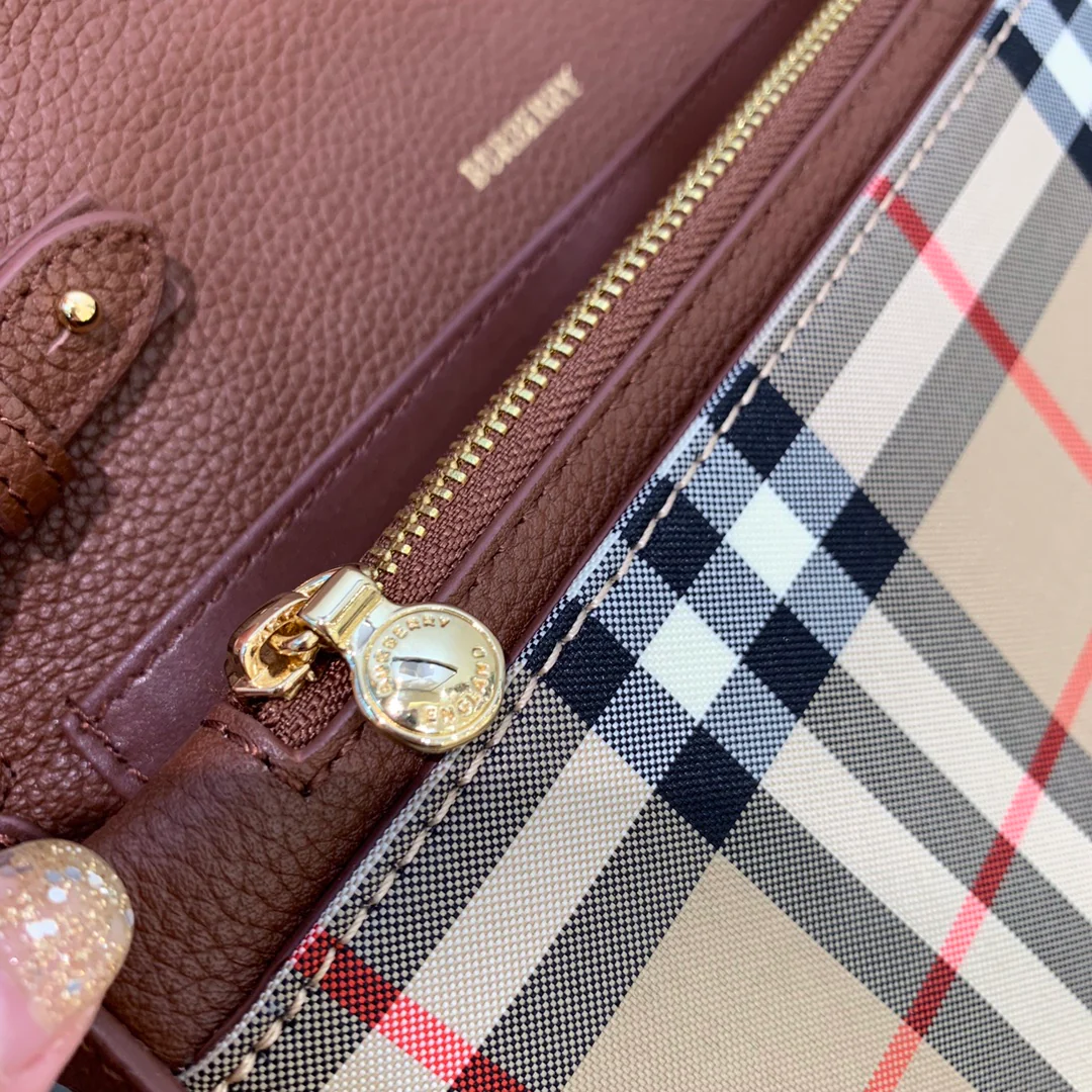 Burberry - сумка через плечо New Note - коричневая