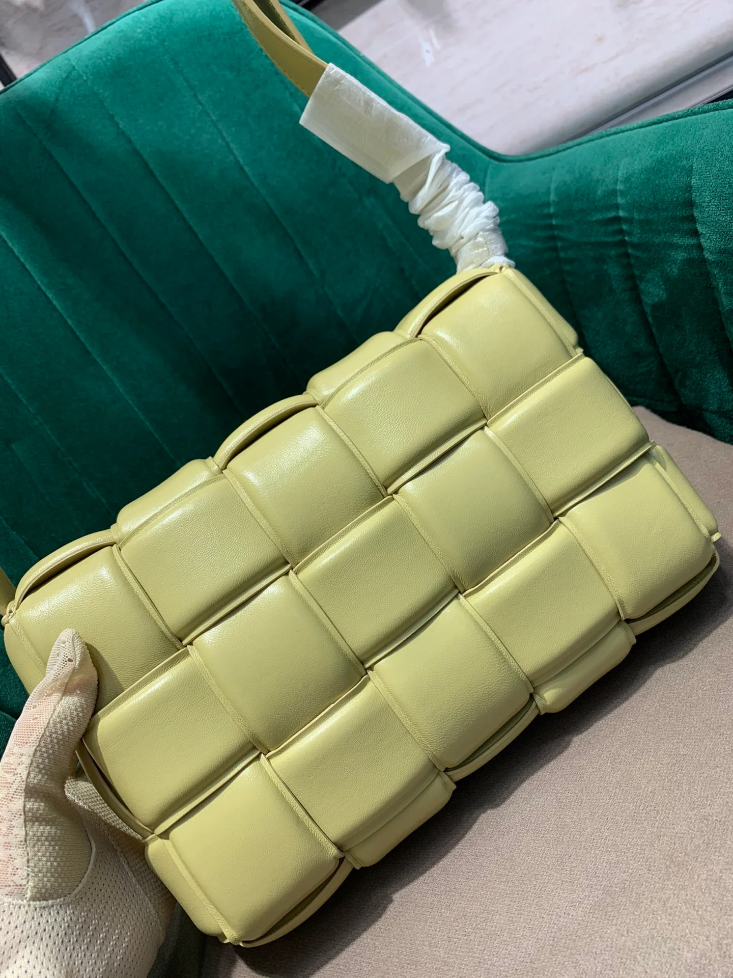 Сумка-мешок для кассет BV из плетеной кожи/подушка/телячья кожа/26x18x8 см/1