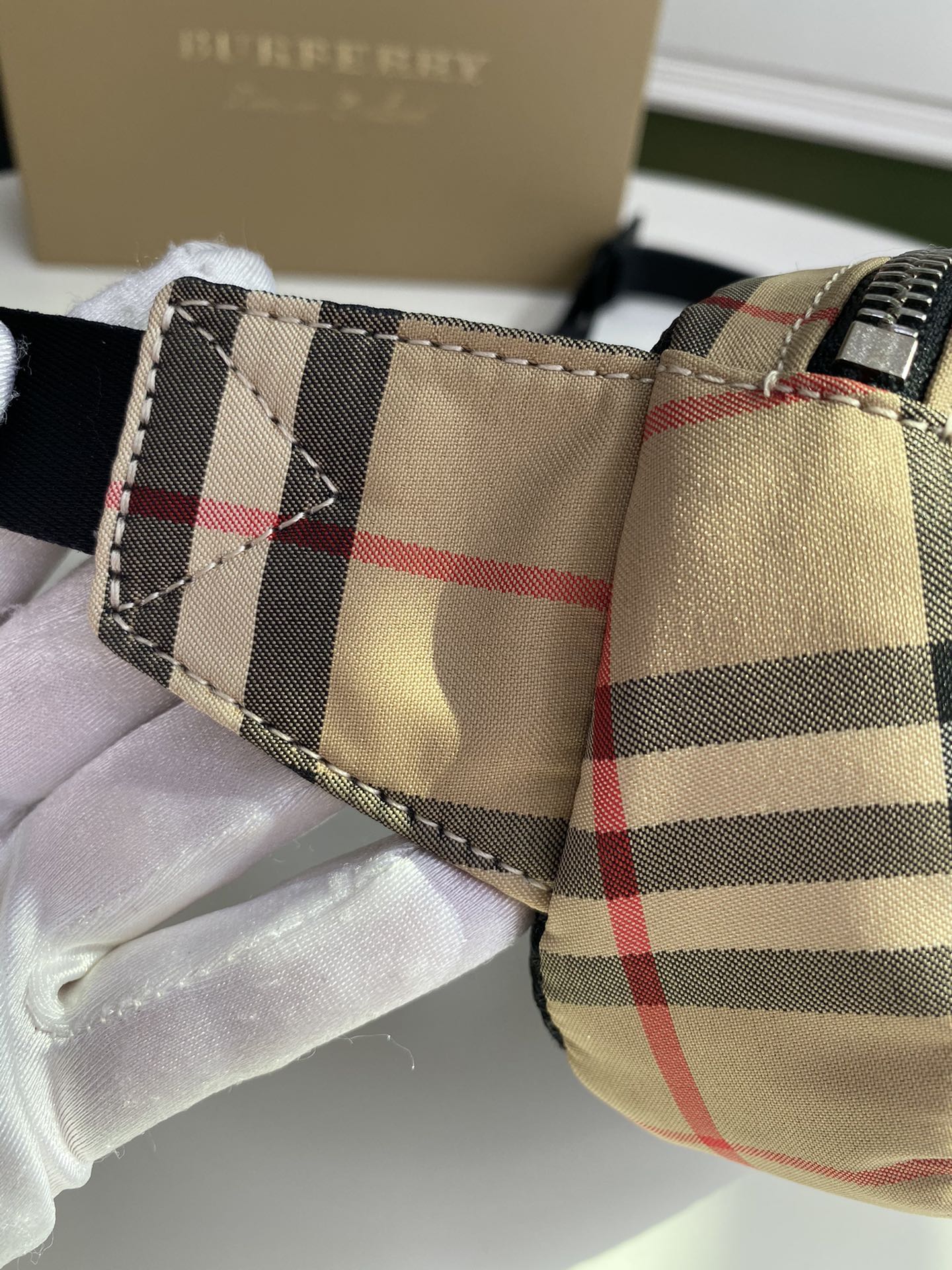 Поясная сумка Burberry в классическую клетку