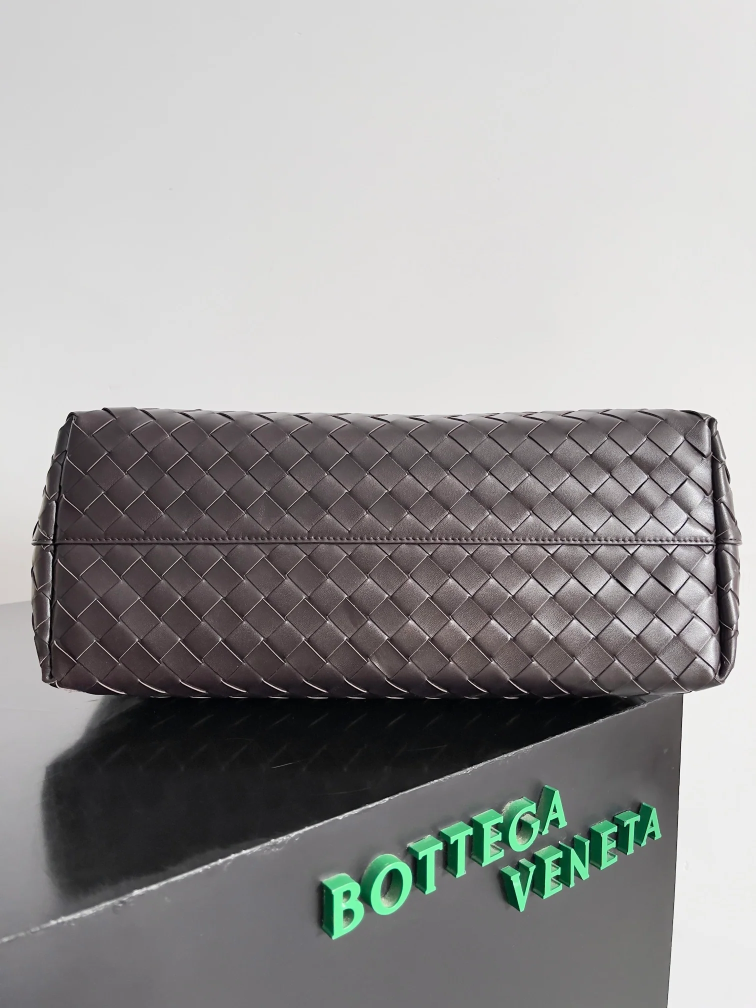 Сумка-шоппер BV на молнии - коричневая