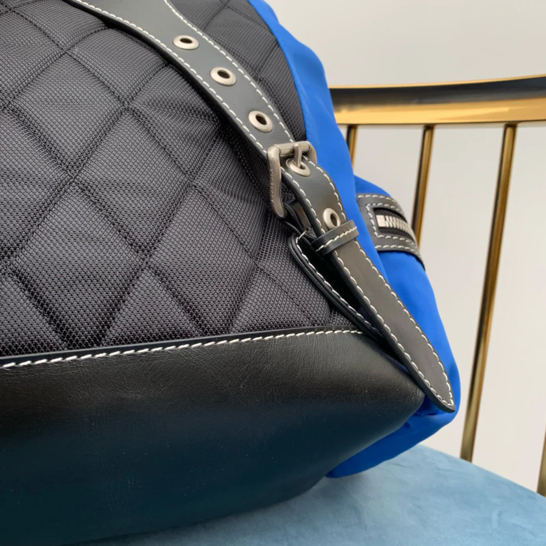 Burberry - Новинка мужского рюкзака в стиле милитари - Синий