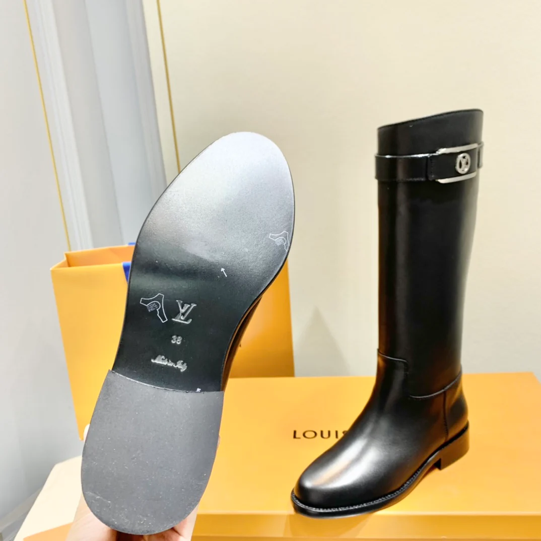 LV-22ss - Сапоги для верховой езды, украшенные металлической пряжкой