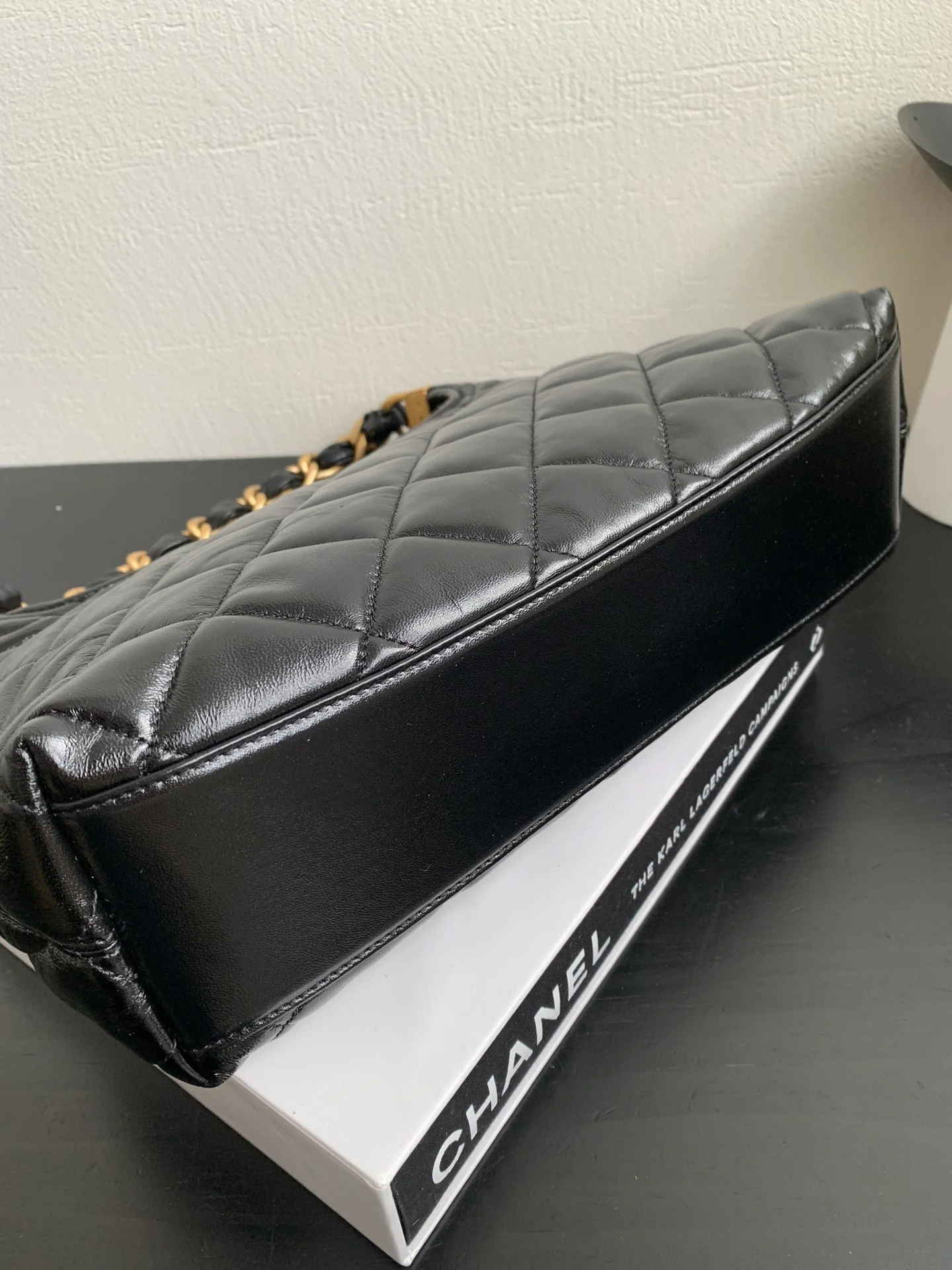 Сумка Chanel Hobo Chunky Chain Shoulder Bag, большая, черная.