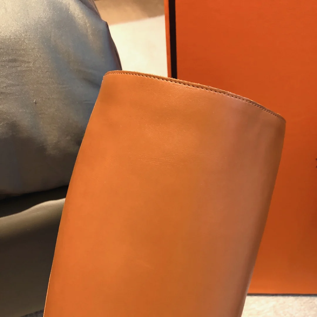 Новинка 2023 года от Hermes - Сапоги из телячьей кожи - Кофейно-коричневый