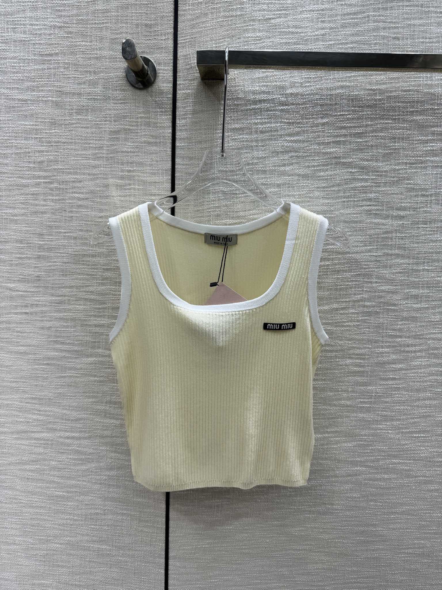 Вязаный жилет Miu Miu 2404 с квадратным вырезом и цветными блоками - желтый