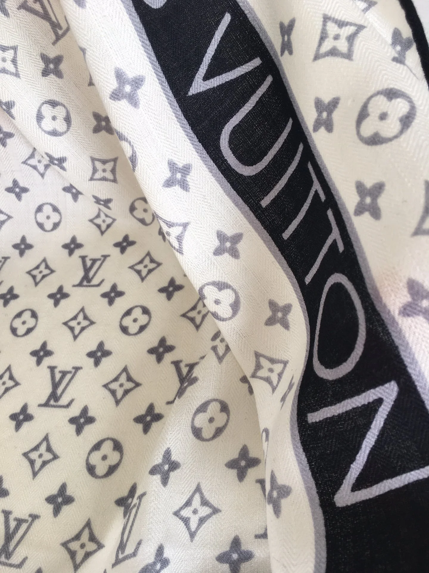 Кашемировый шарф LV в елочку - 65-200 см - 1 шт.