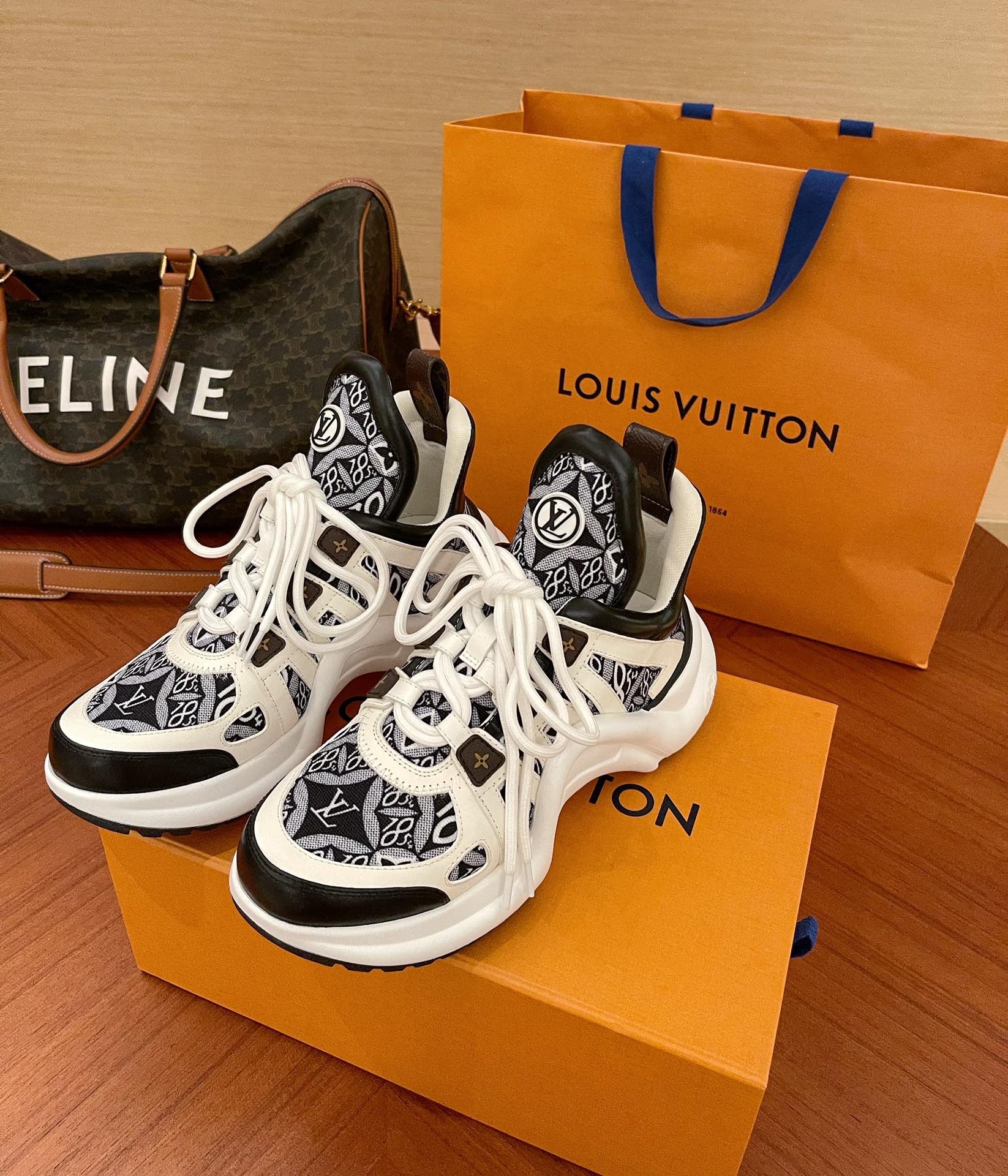 Серия LV Archlight - Новые кроссовки для папы - 11