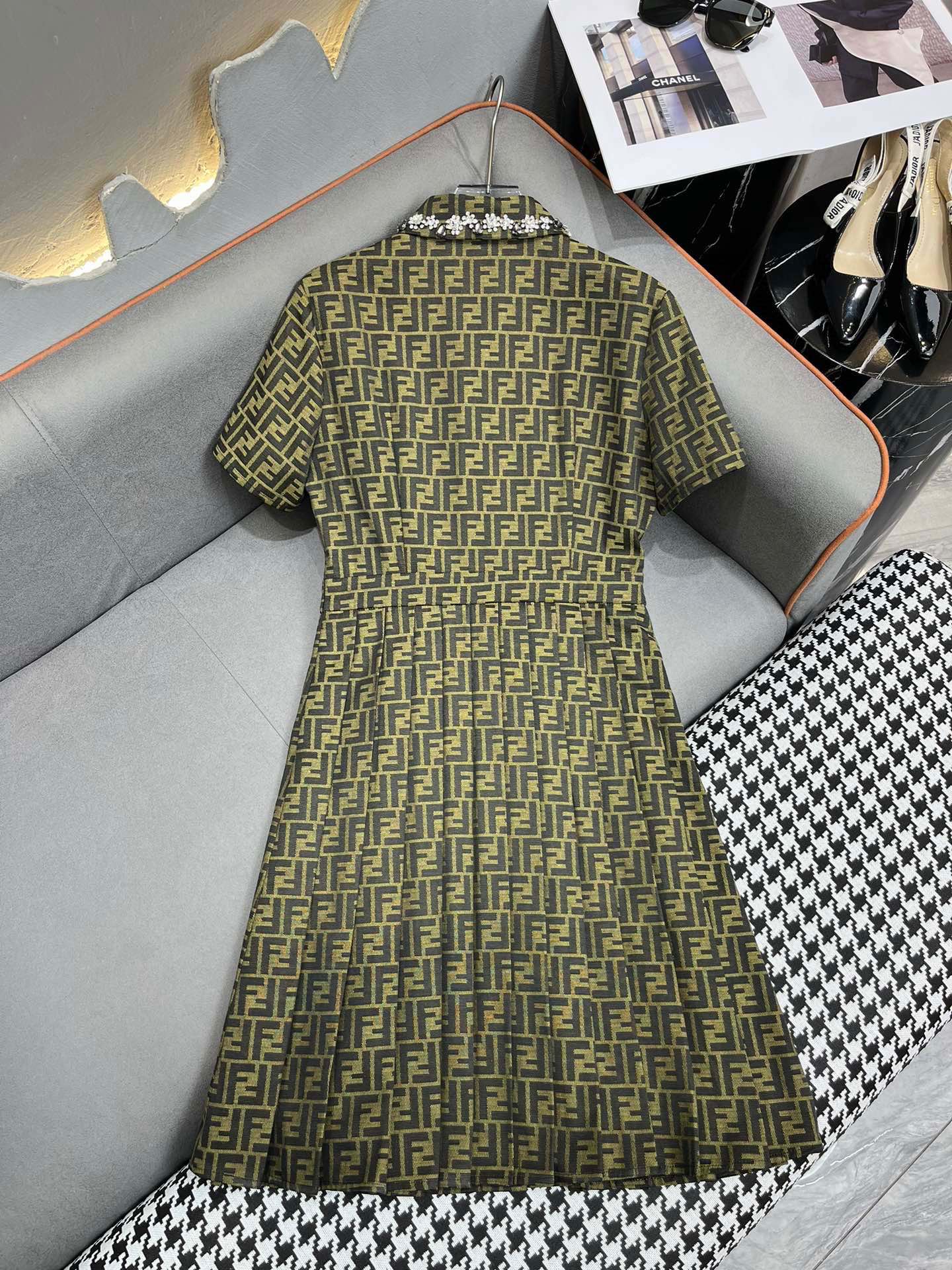 Fendi - 2403 - 24ss Весна/Лето Новое платье-рубашка