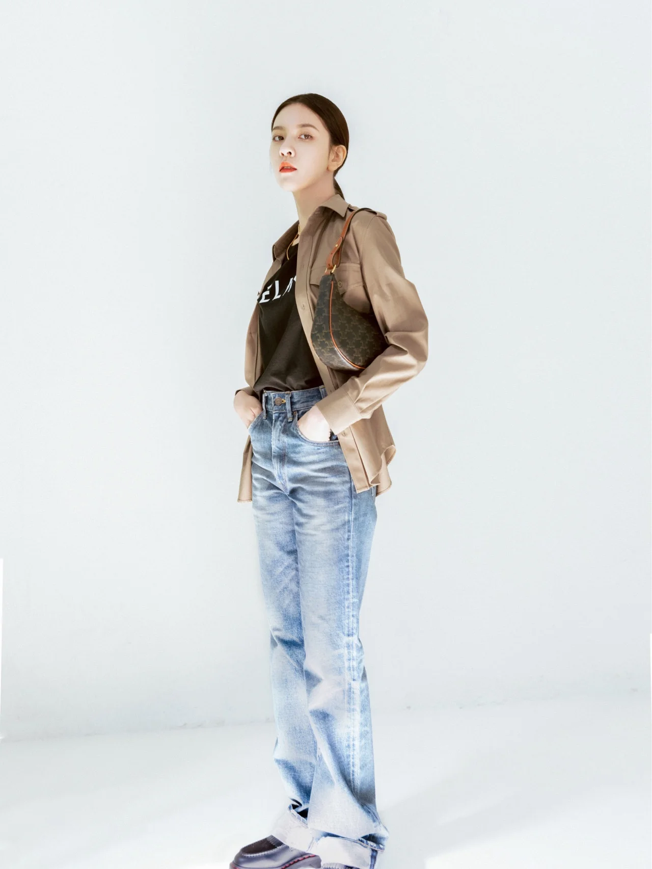 Сумка Celine Ava Triomphe из канваса - идеи для образа