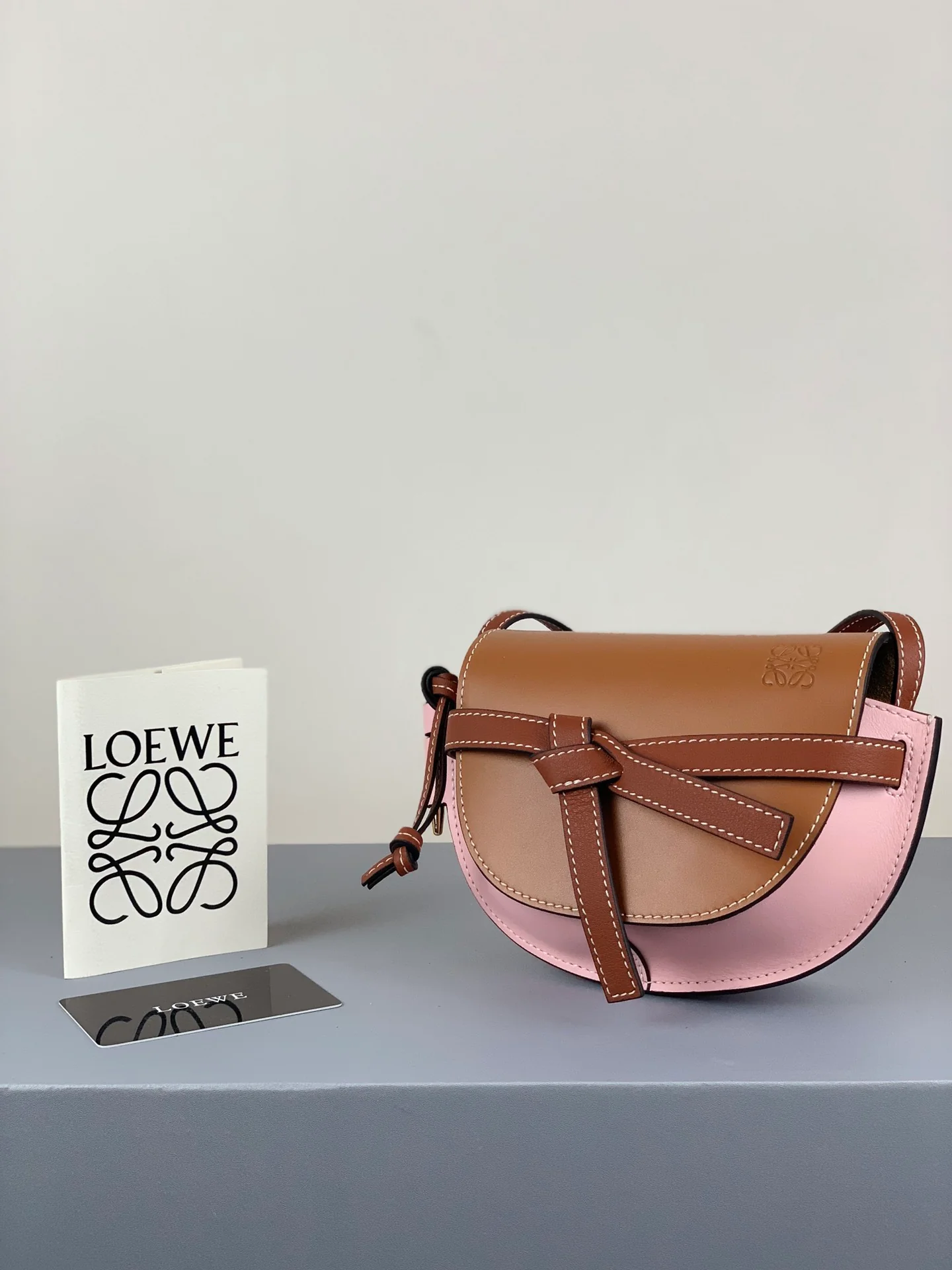 Loewe-gate-mini-21x12-5x9-5-cm-5