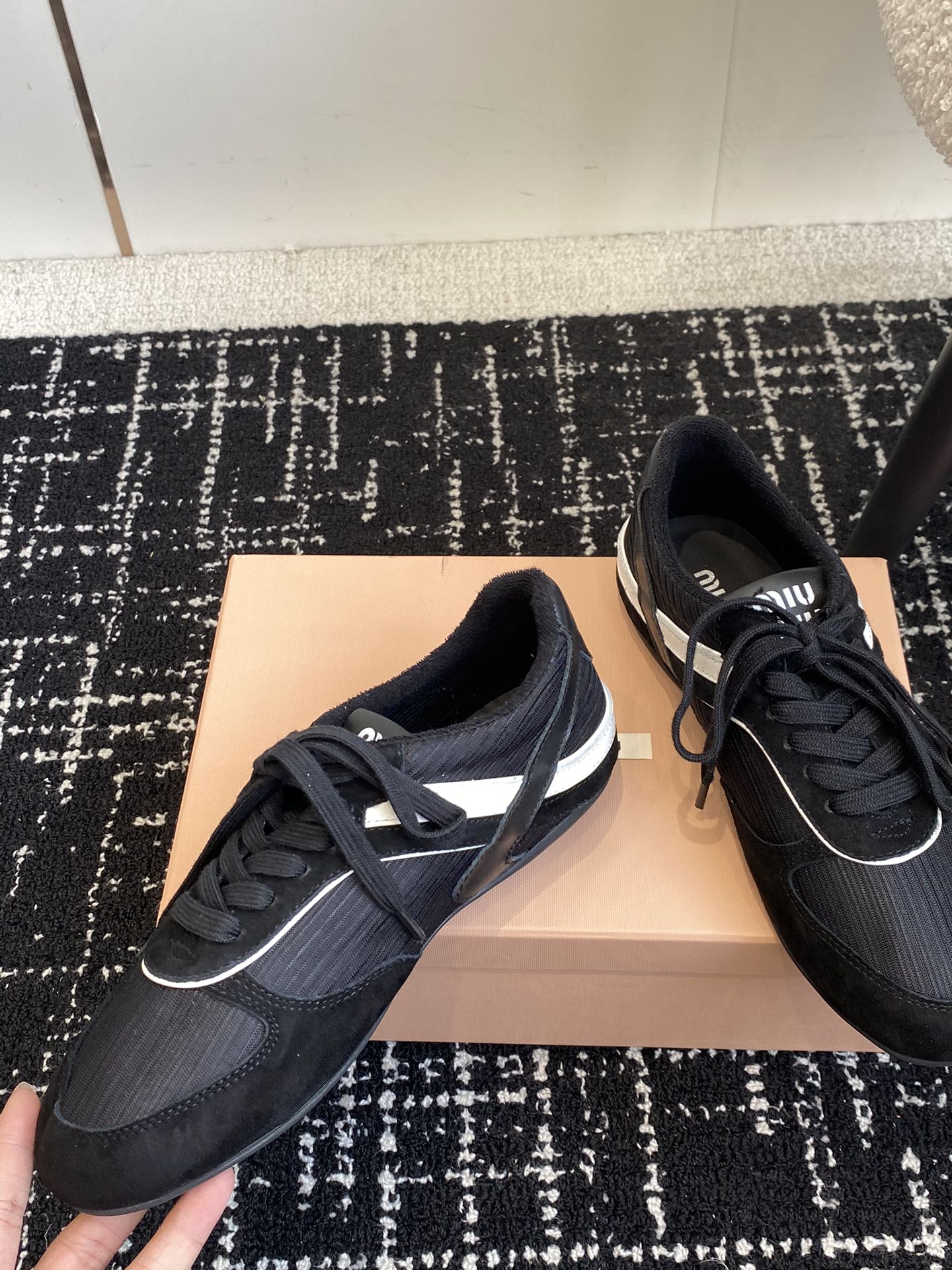 Повседневные туфли Miu Miu 2025 - черные