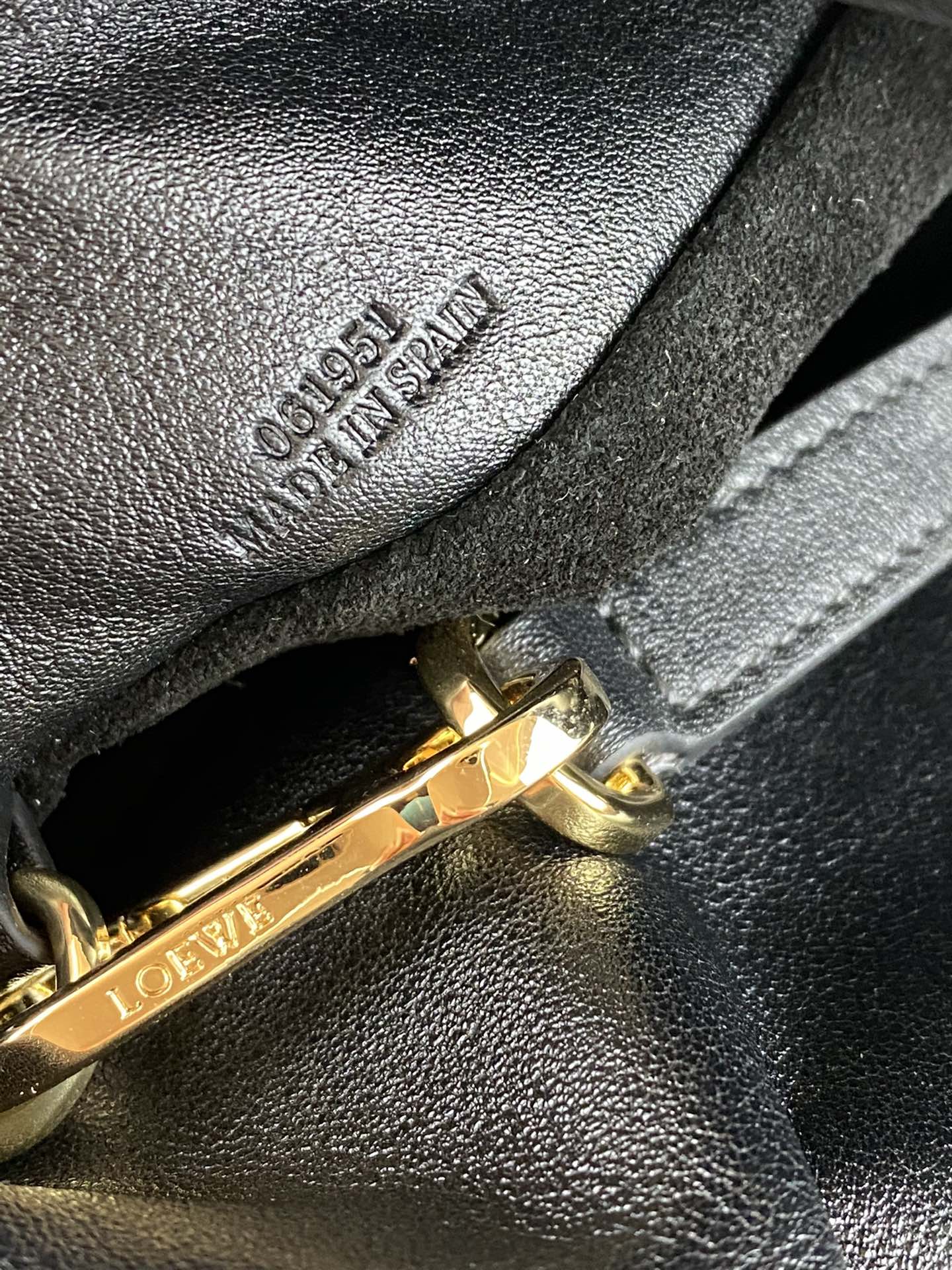 Loewe 2020, обновленная версия - Flamenco - Телячья кожа - Черный