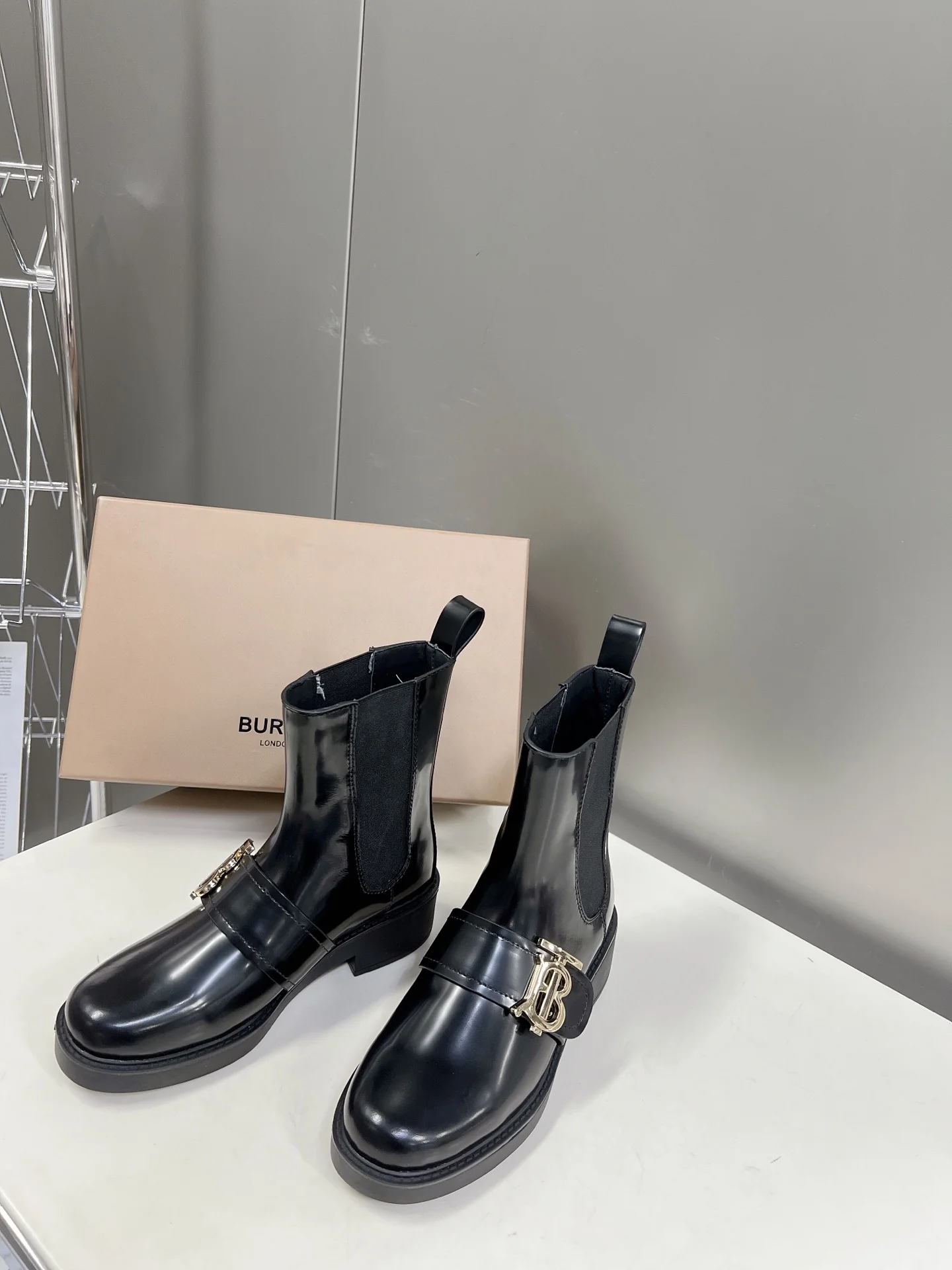 Burberry - Новинка ранней весны - Ботильоны Taobao - 1