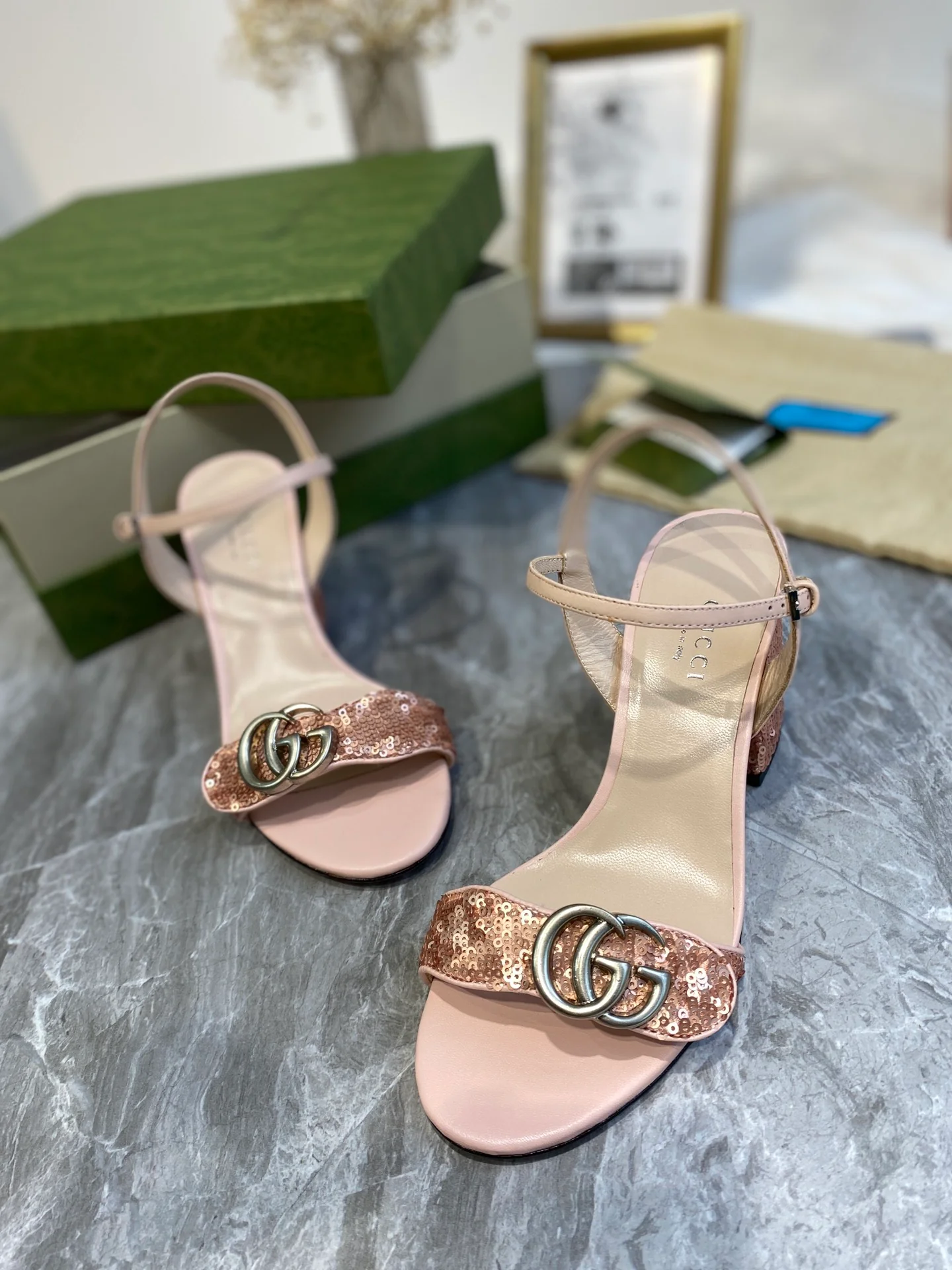 Босоножки Gucci на высоком каблуке с ремешками - 2