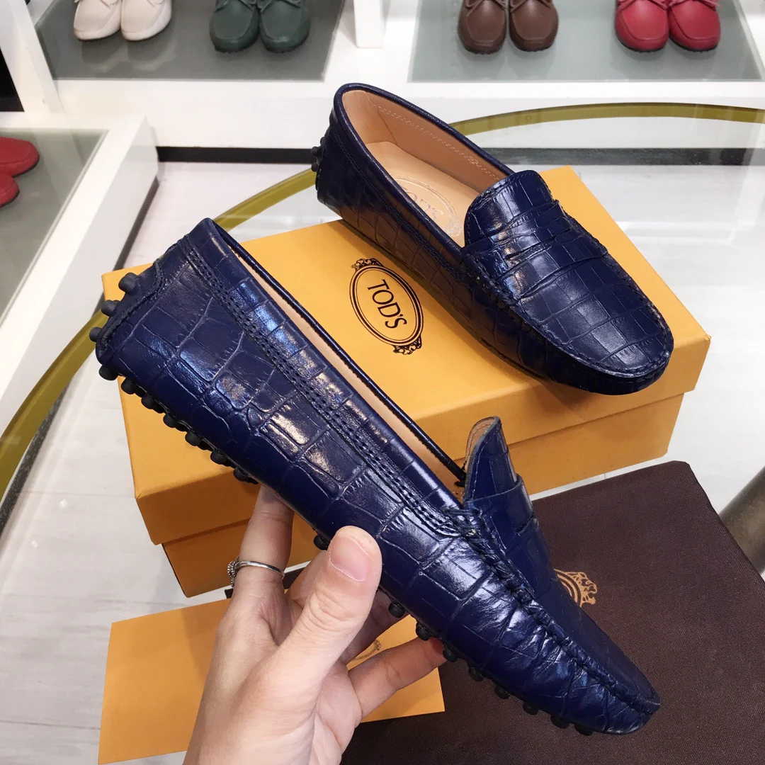 Tods - Лоферы с крокодиловым принтом - Туфли без шнурков