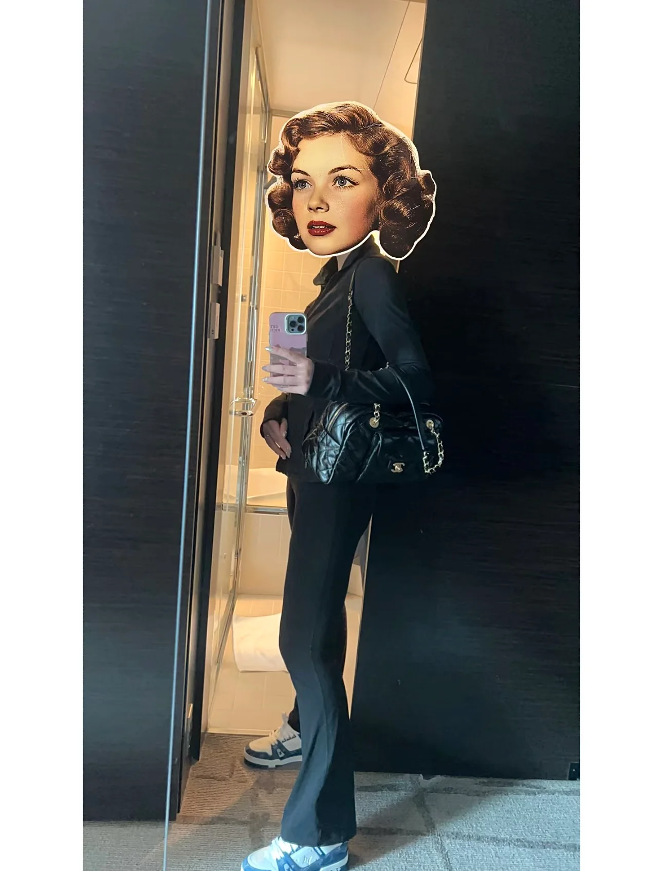 Маленькая сумка-боулинг Chanel 24a - черная