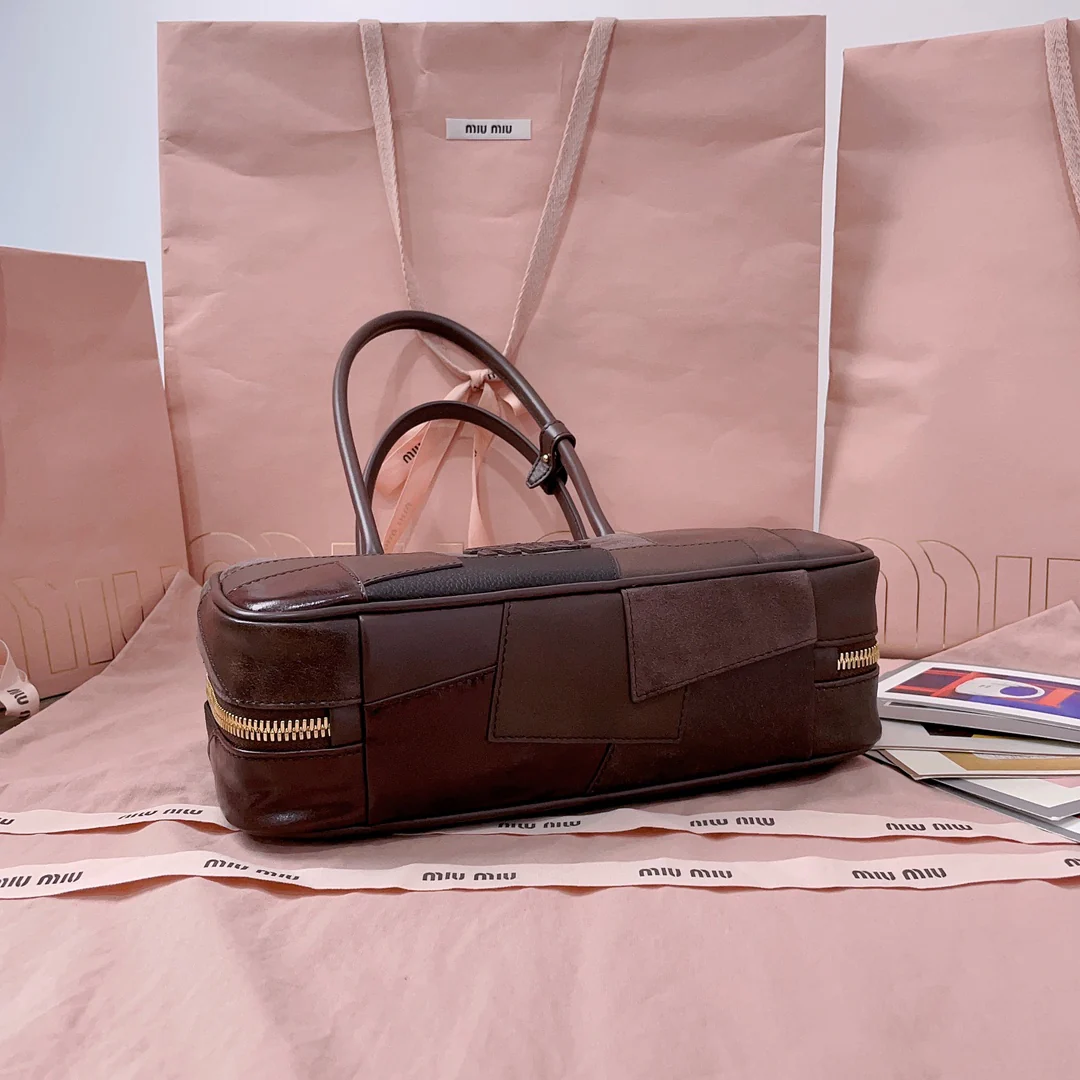 Сумка для боулинга Miu Miu 5bb147 - кожа с коричневой отделкой.