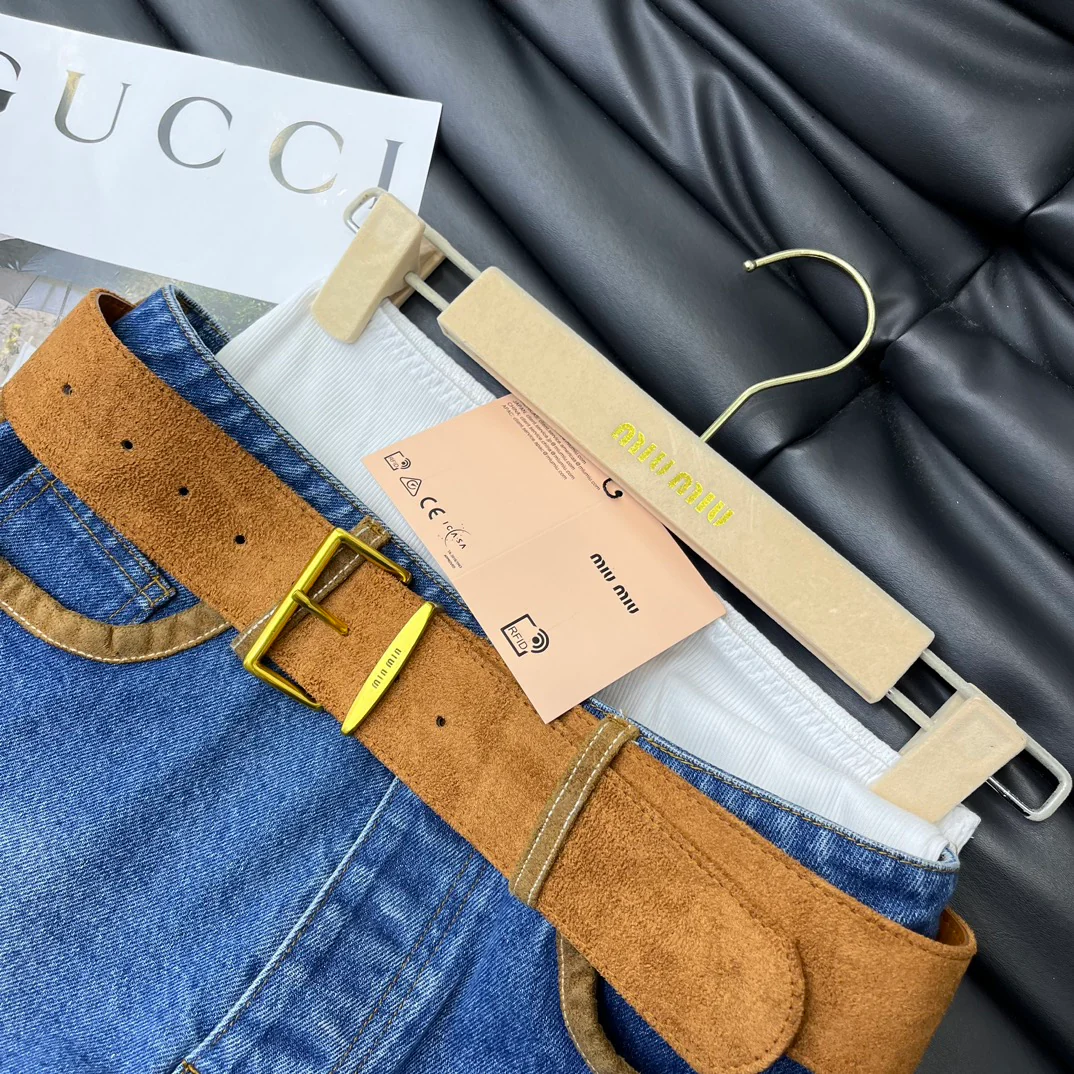 Miu Miu - 2404-24 Новинка: Комплект из двух предметов: шорты и пояс из оленьей кожи с лоскутным узором