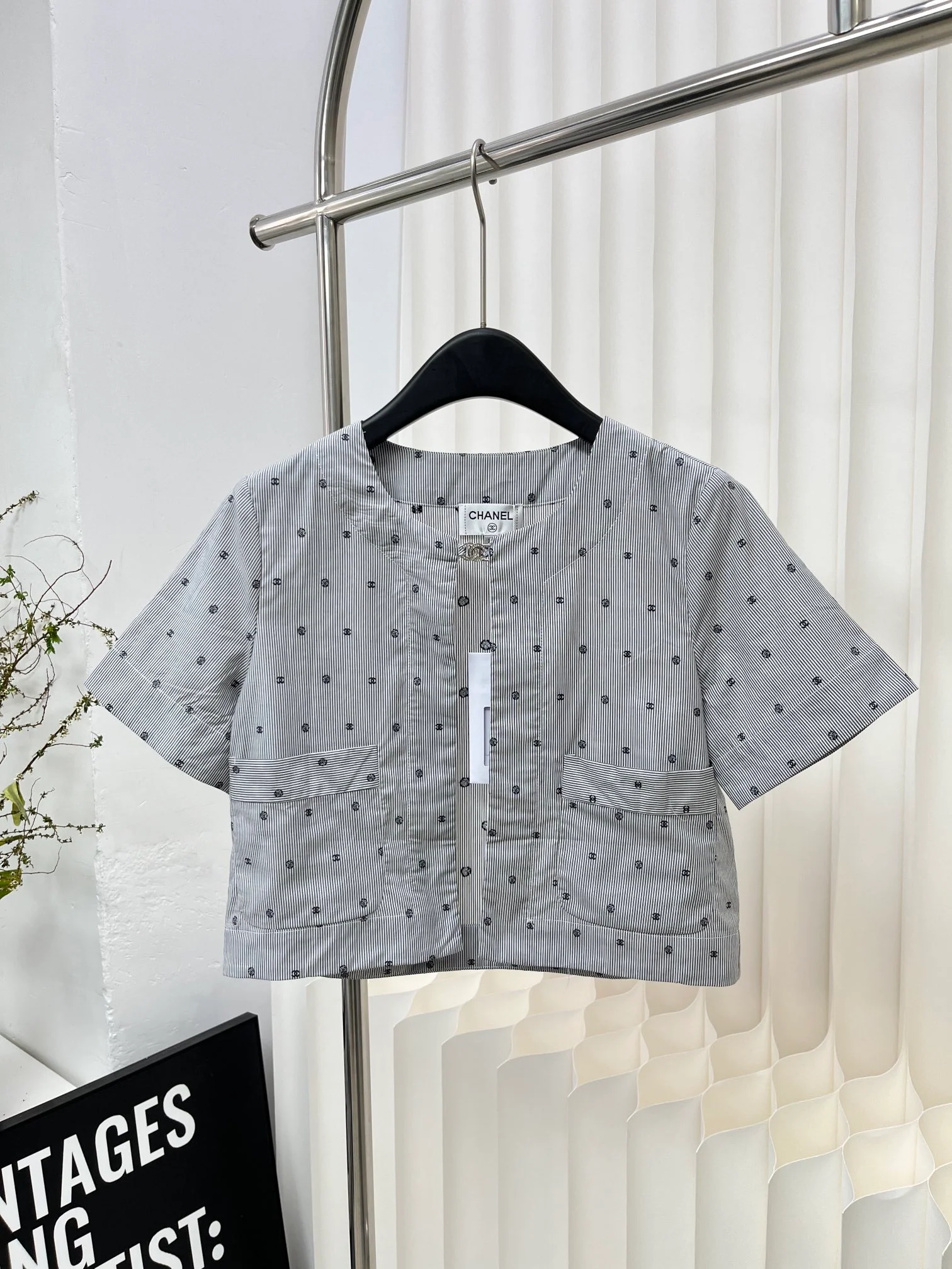 Рубашка Chanel 2403 с жаккардовым узором и высокой талией