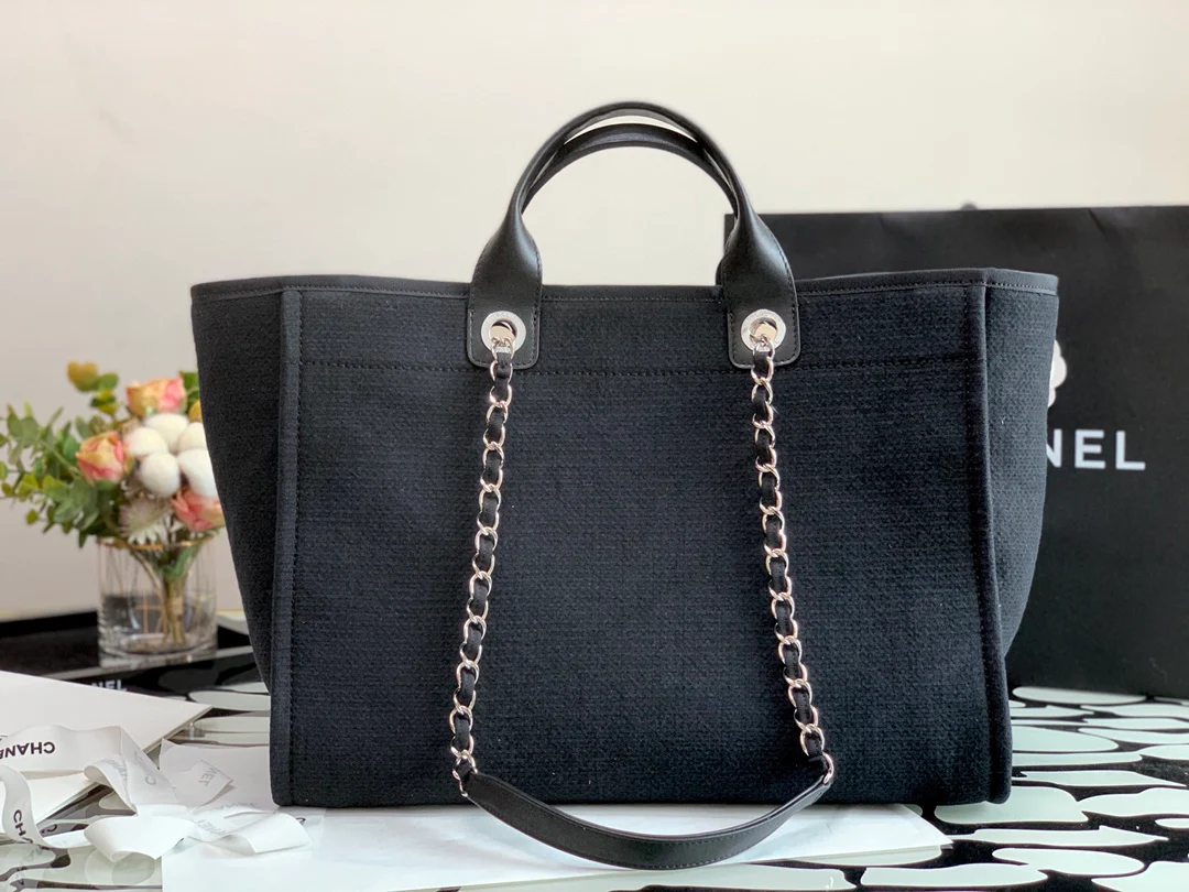 Пляжная сумка Chanel из коллекции осень/зима 2022 — черная — большая