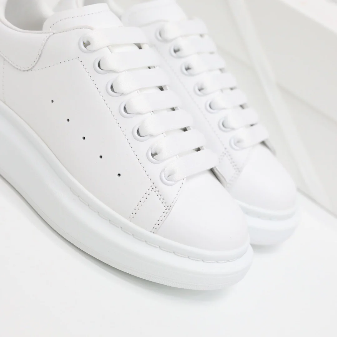 McQueen - Классические белые кроссовки - Полностью белые