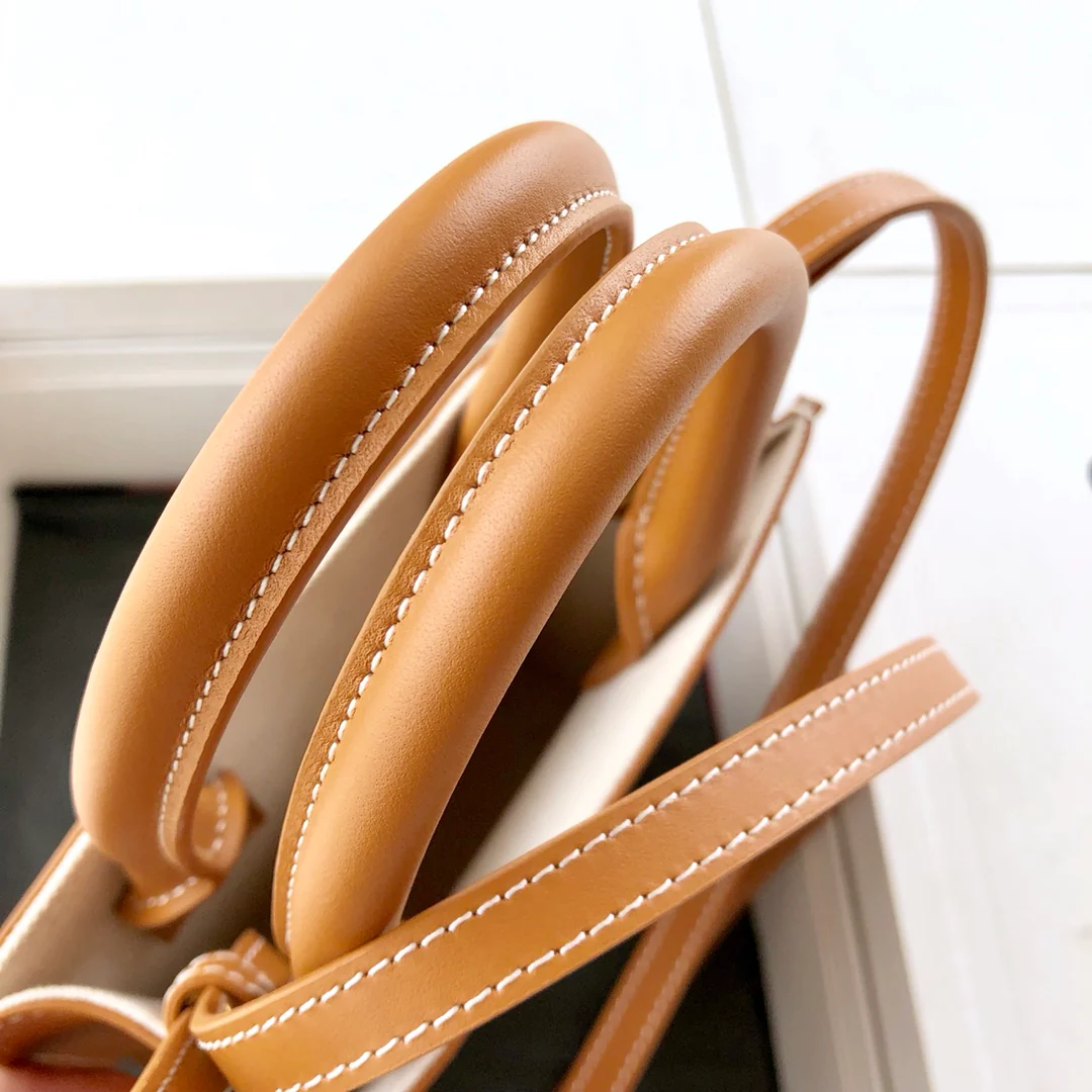 Миниатюрная вертикальная сумка Celine Cabas из кожи с принтом