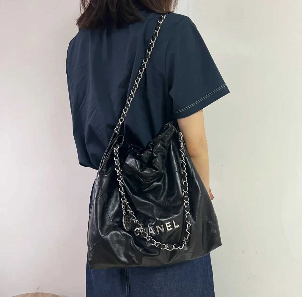 Сумка Chanel 22p 22bag, маленькая, черная, с серебряной пряжкой - 1 шт.