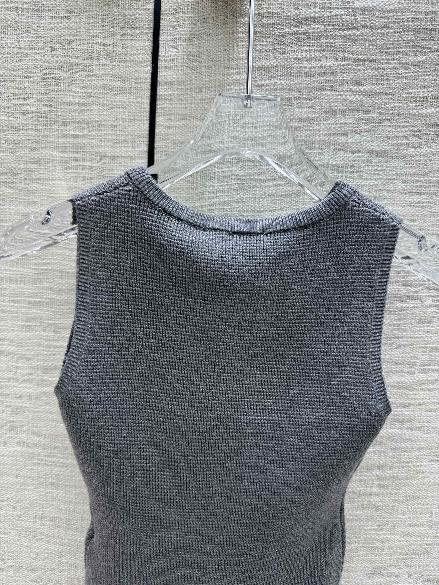 Вязаный жилет Chanel 2403 Graffiti с V-образным вырезом - темно-серый