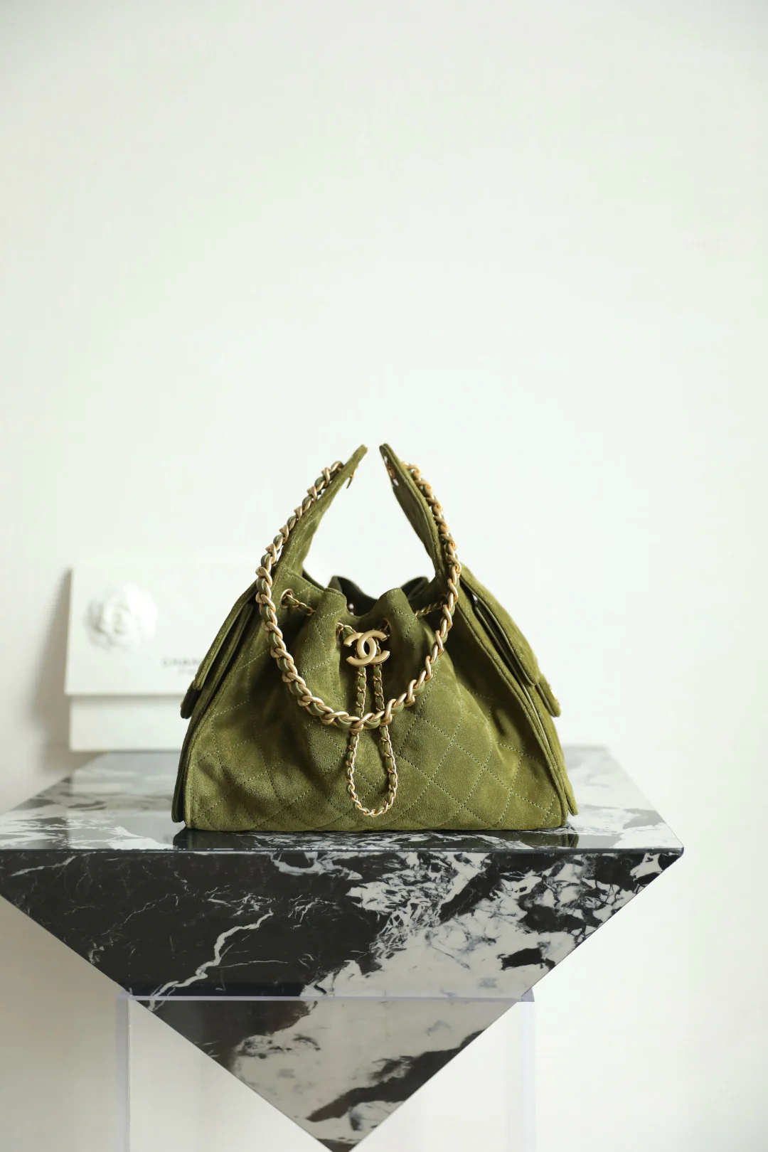 Маленькая винтажная золотая пряжка Chanel 25k Matcha Green