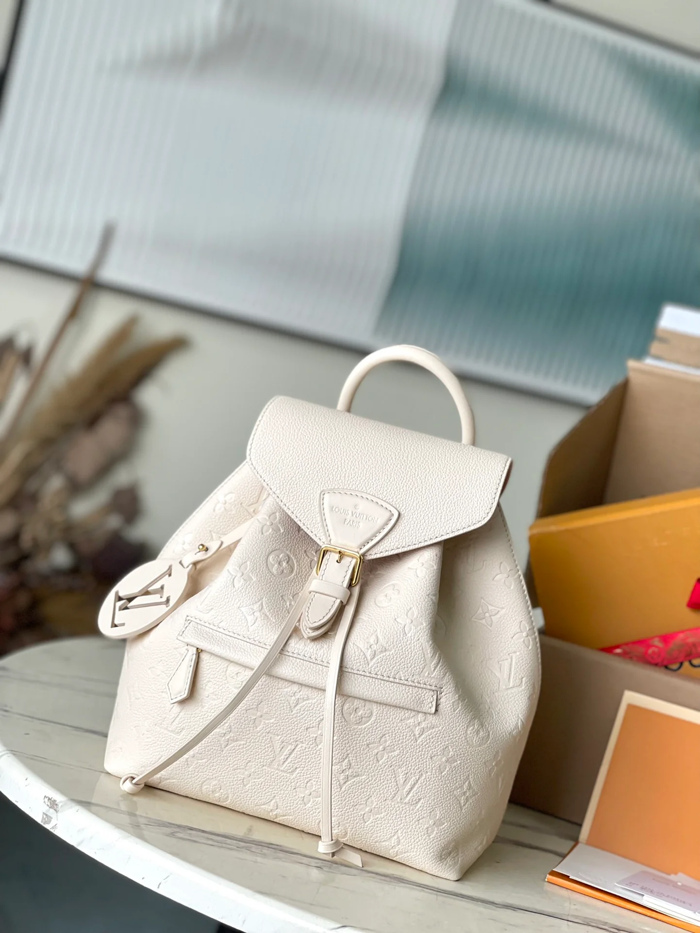 m45397-LV-own-White Backpack