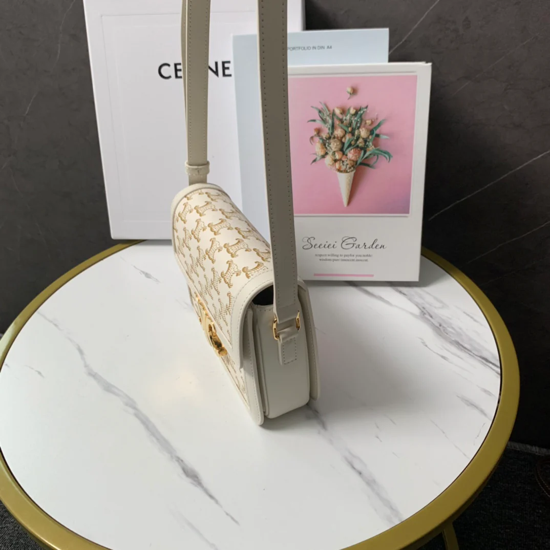 Сумка Celine Triomphe Classic из льна и белой кожи - Monogram White