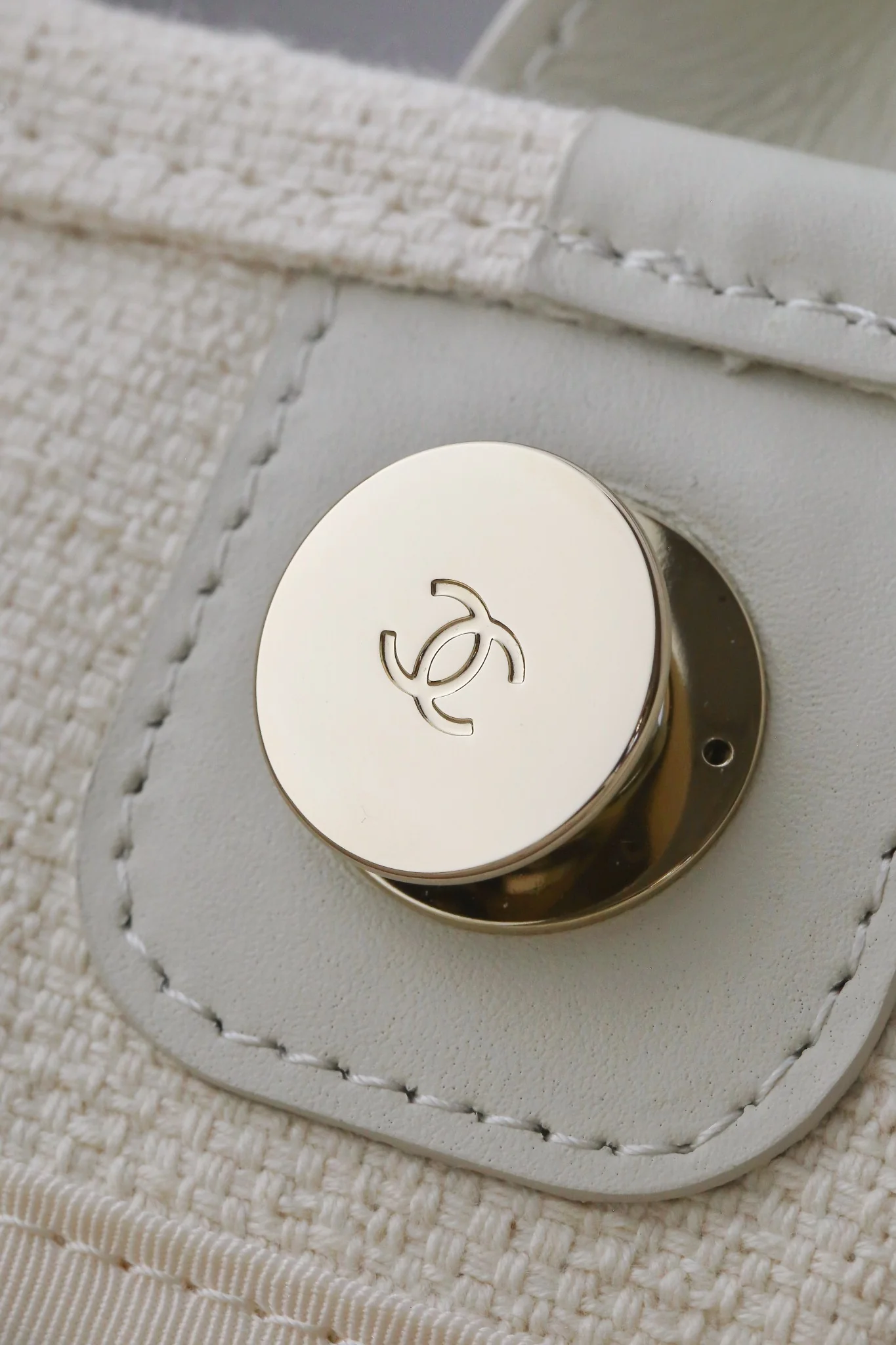 Пляжная сумка Chanel 25c, косметичка, красно-синяя.