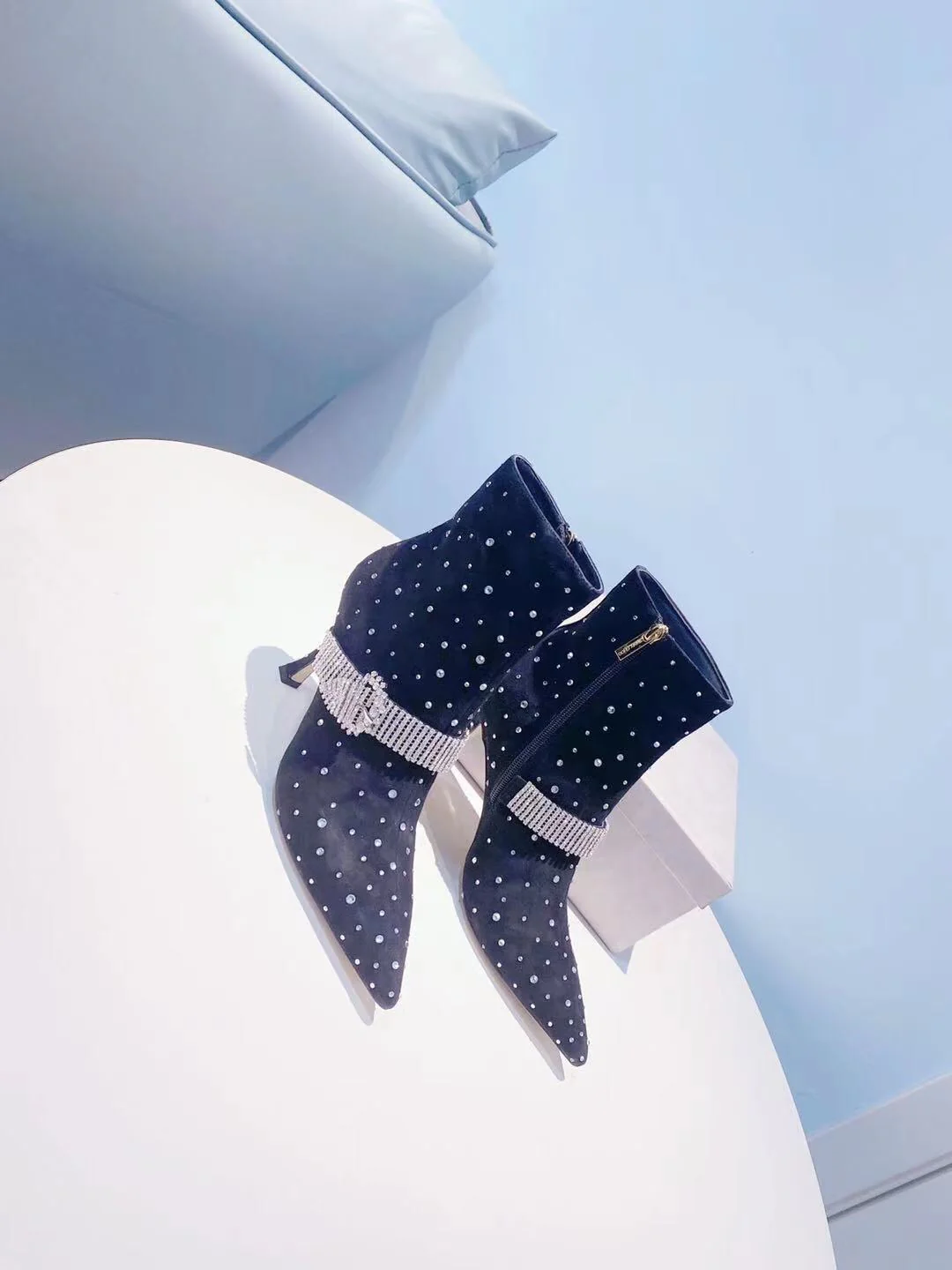 Ботильоны Jimmy на шпильке со стразами - 1