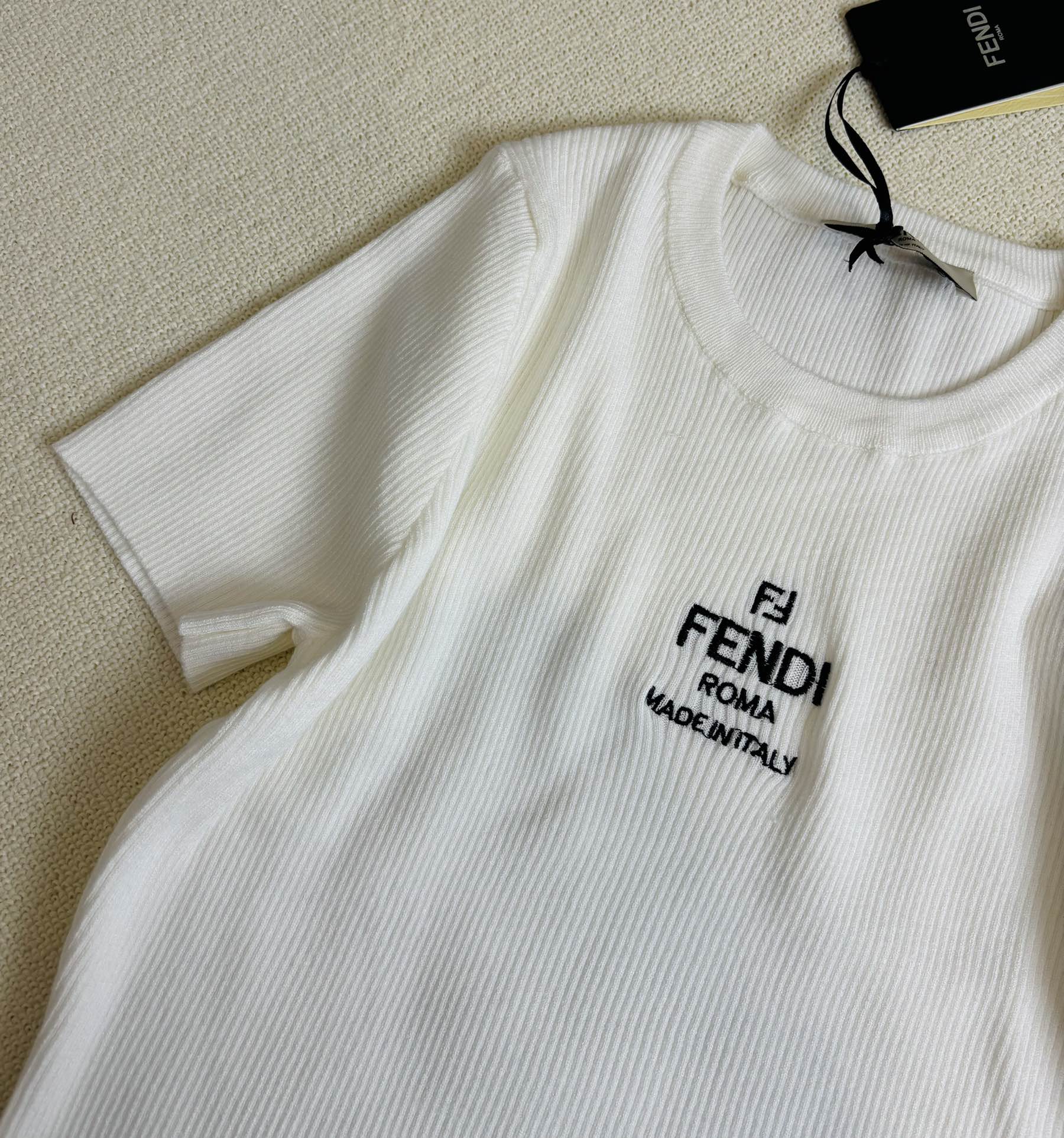 Fendi - 2403 - Вязаная футболка с коротким рукавом для ранней весны - Белая