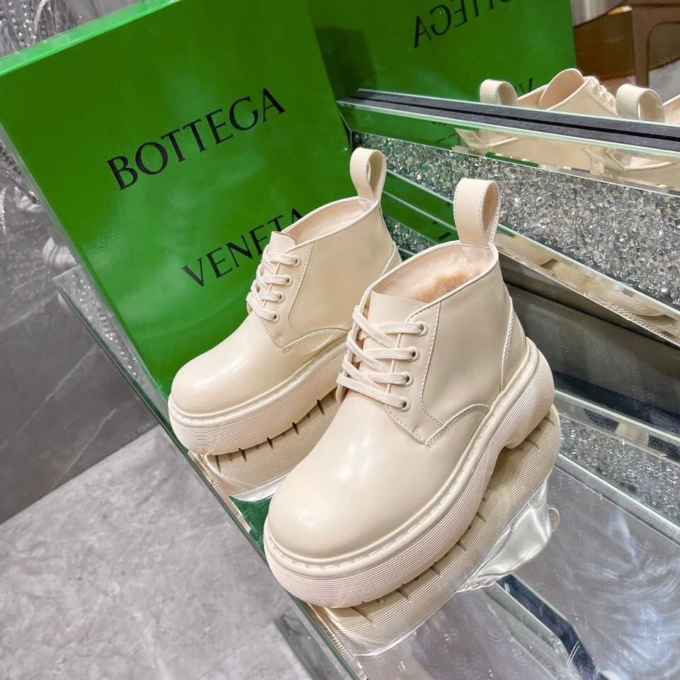 Ботильоны марки BV на шерстяной подкладке - белые