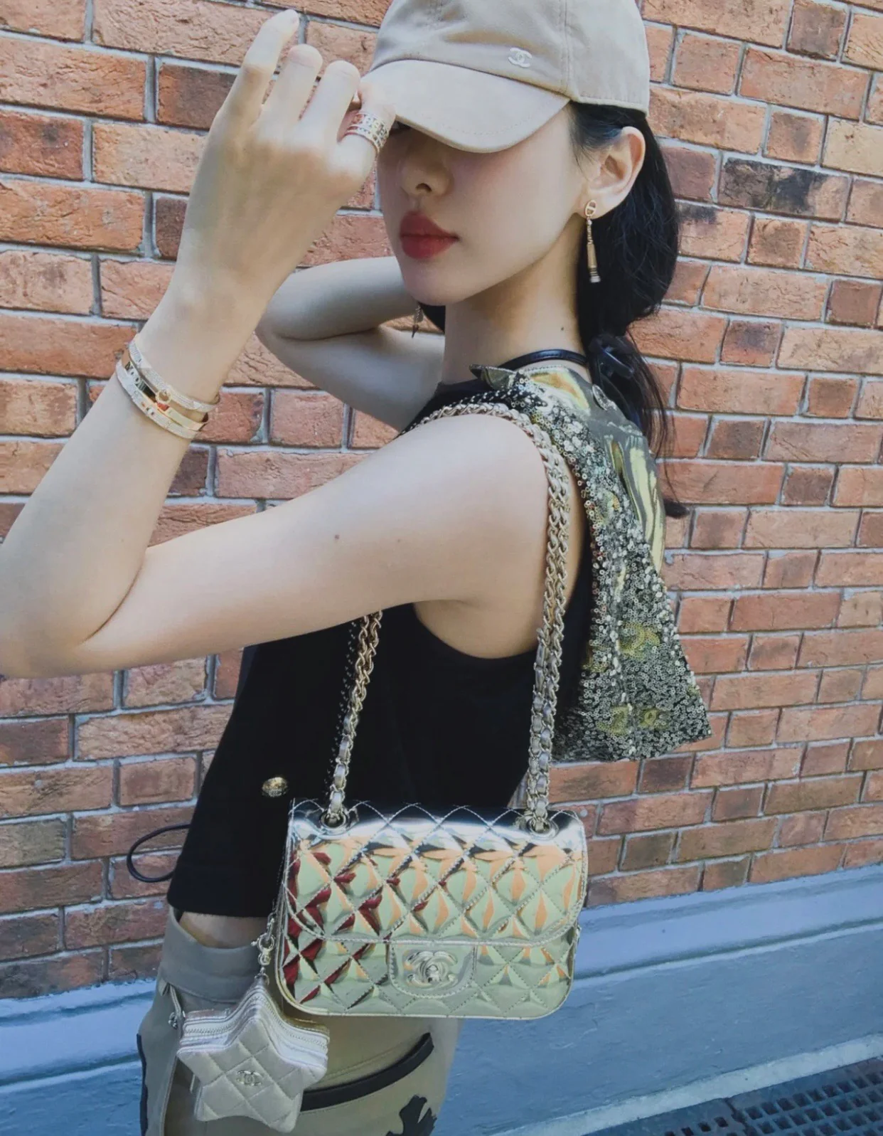 Весенняя коллекция Chanel 24c - Золотой кошелек для монет со звездным узором