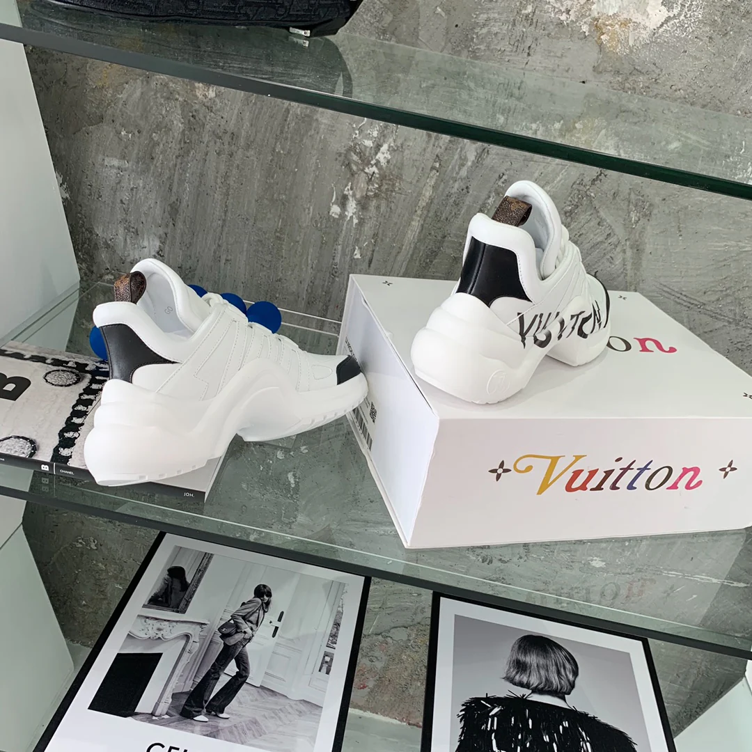 Обувь LV - Массивные кроссовки LV - 23