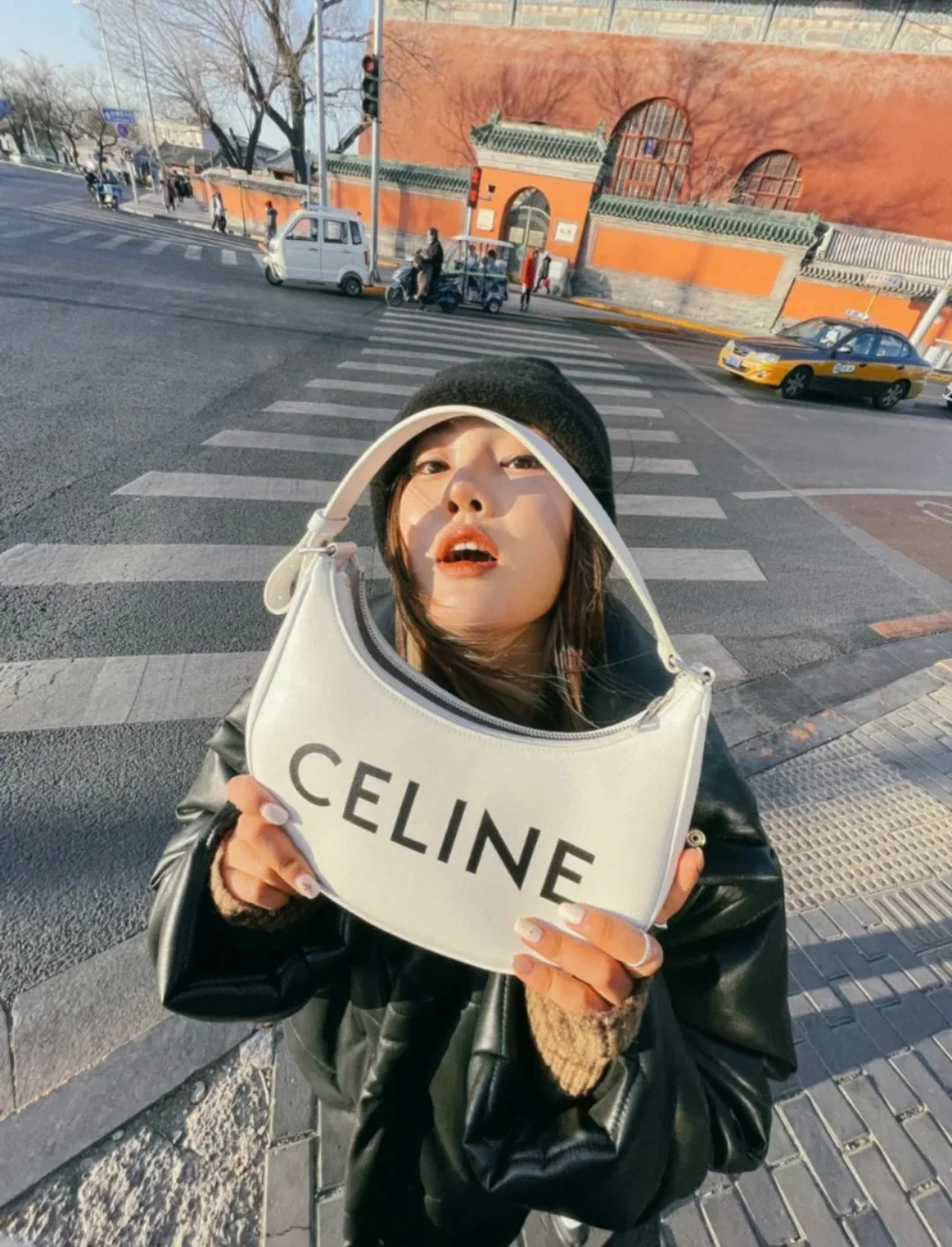 celine-ava сумка подмышки-1