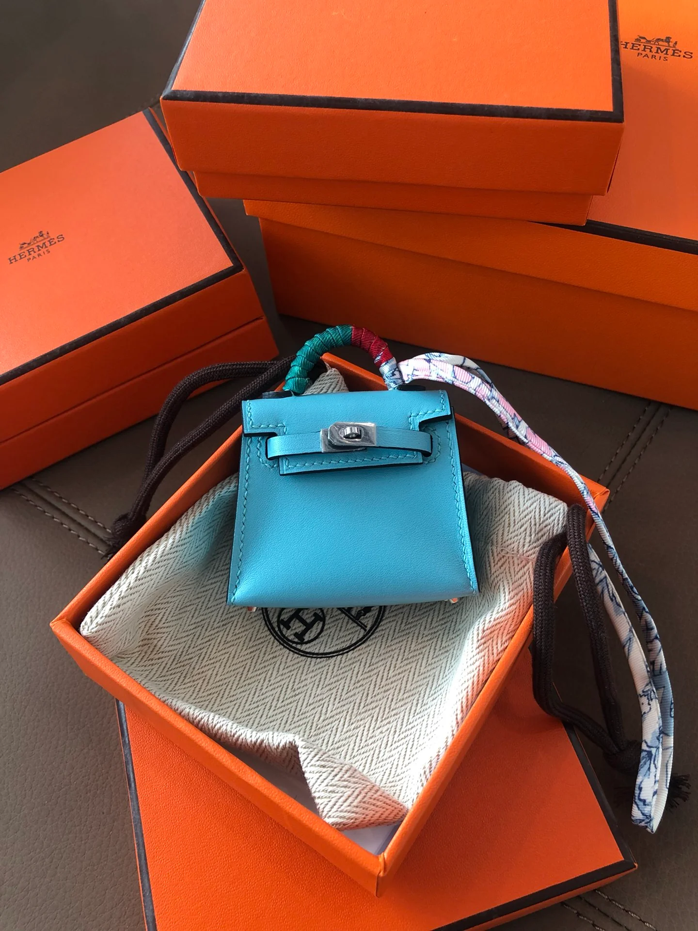 Брелок для сумки Hermes Kelly из таделактовой кожи