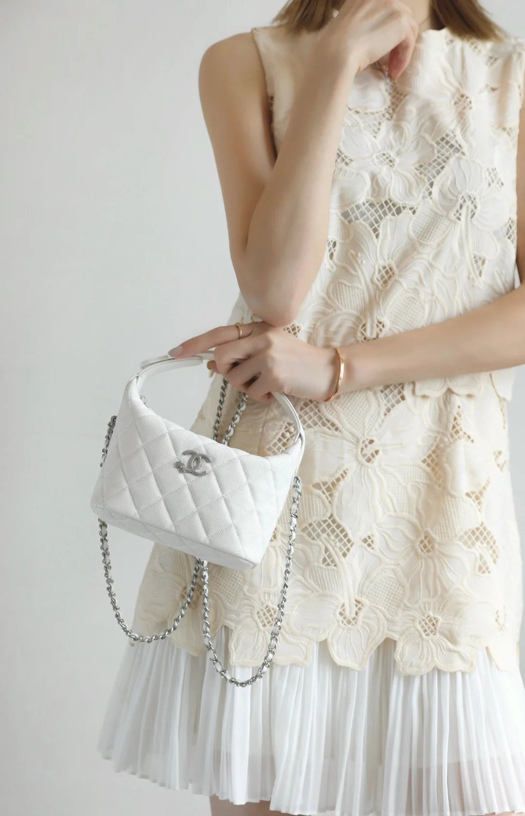 Сумка-ланчбокс Chanel - белая пряжка с бриллиантом