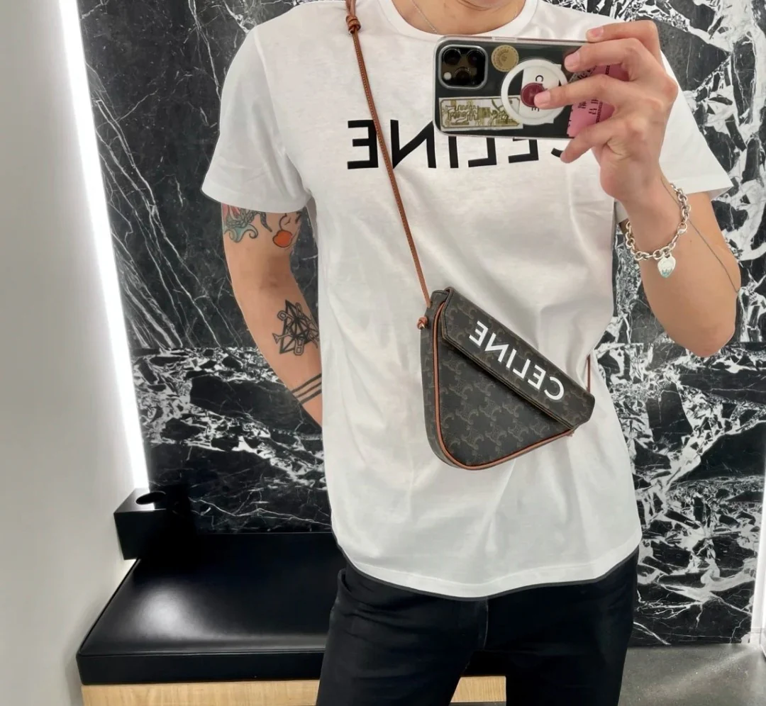 Треугольная сумка с монограммой Celine Arc de Triomphe