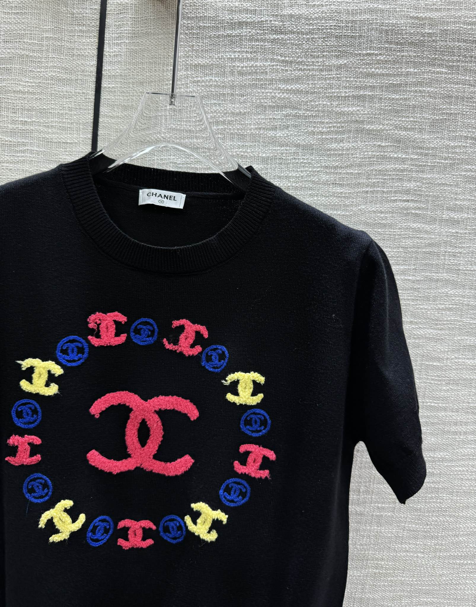Футболка Chanel 2403 Double C Knit с коротким рукавом - черная