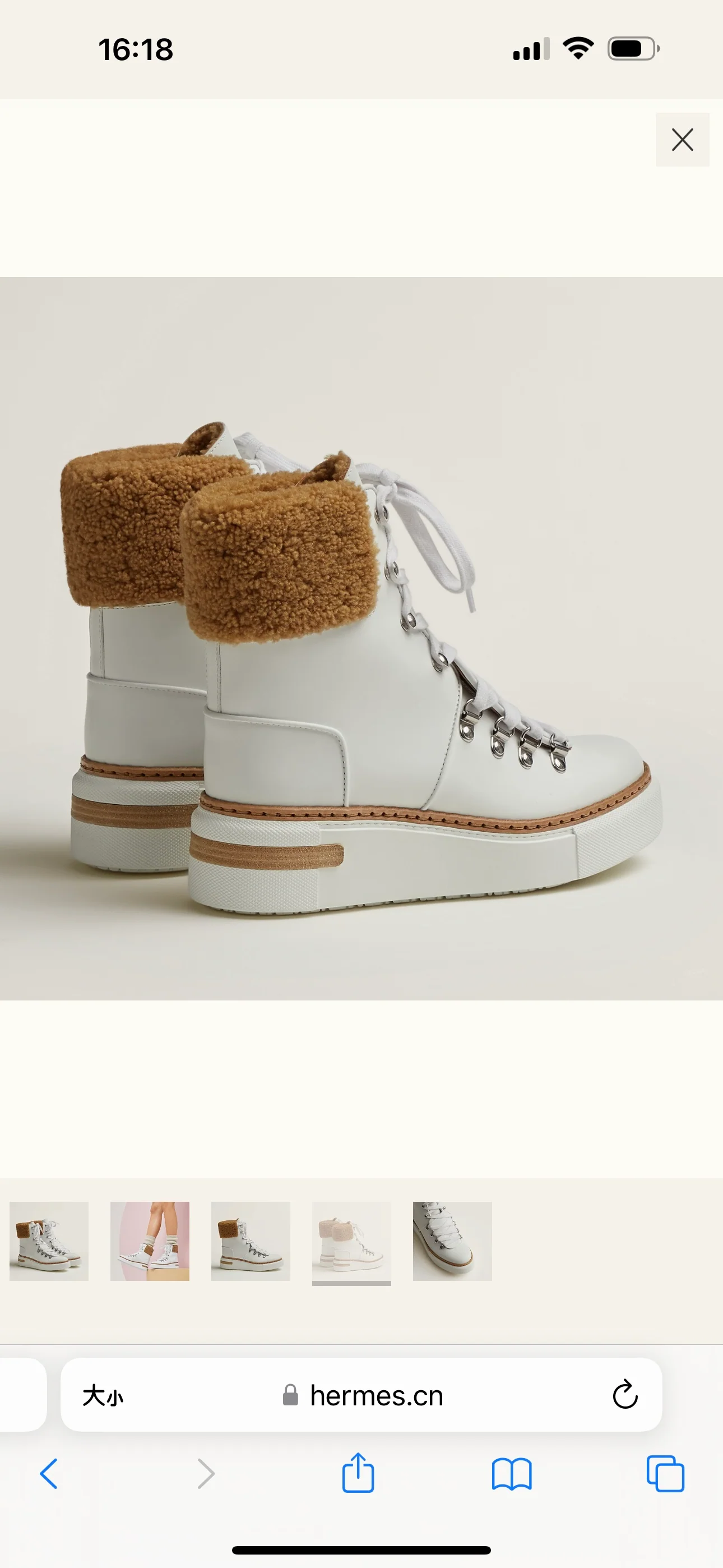 Новинка сезона осень/зима 2023 от Hermes - сандалии Chyprès с меховой отделкой - белые.