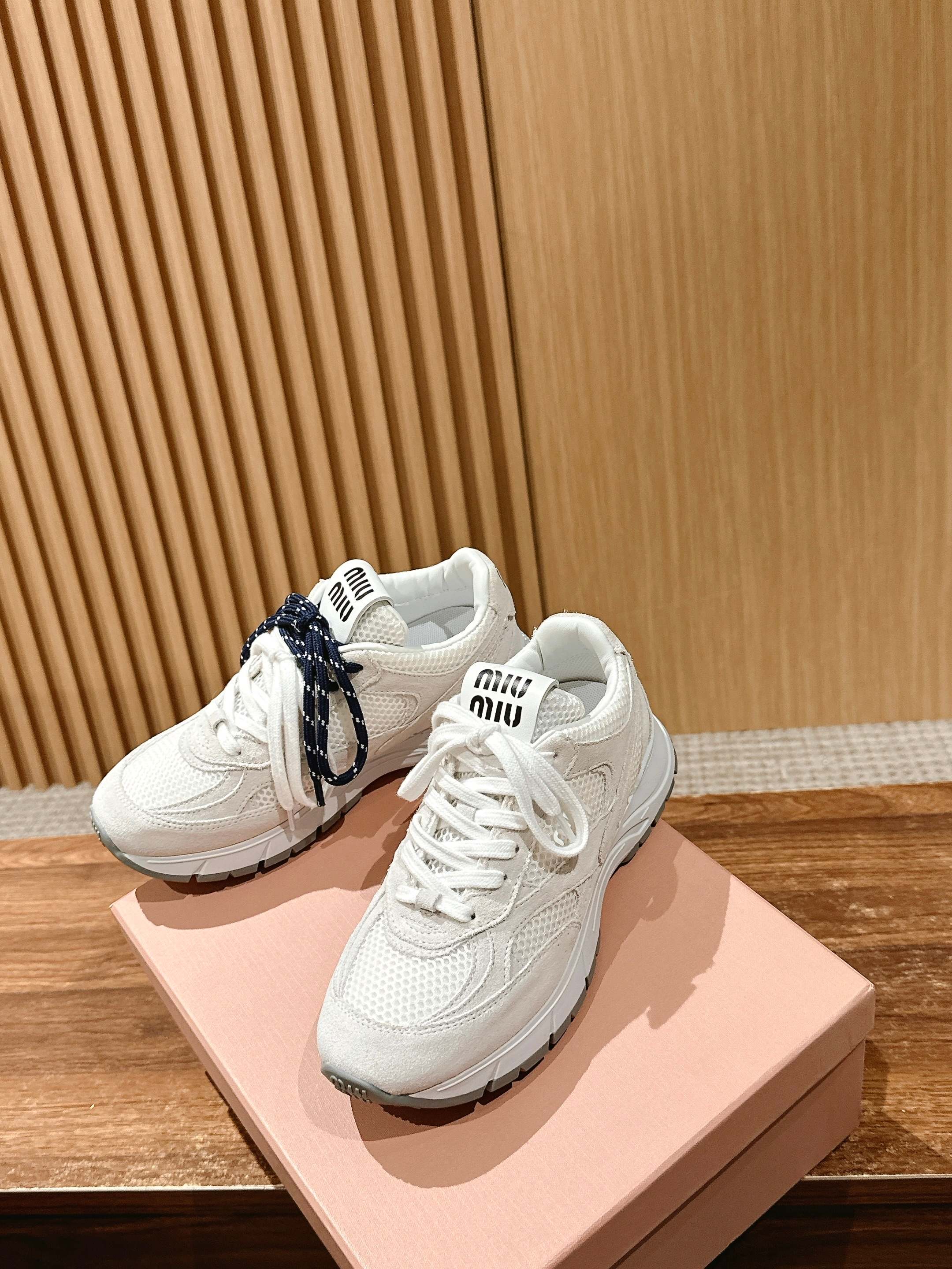 Miu Miu - Массивные туфли - Белые