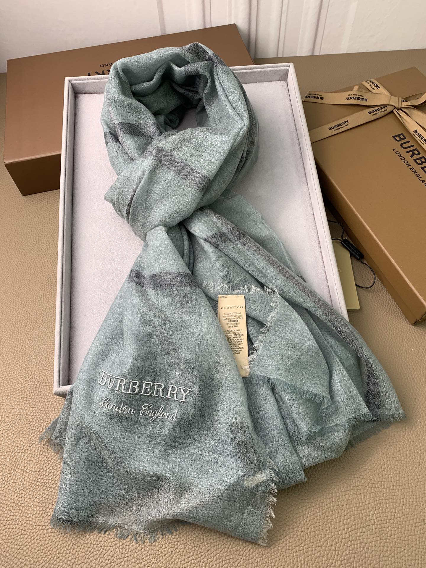 Длинный шарф Burberry из кашемира с принтом - 200 см (85 см в ширину) - 100% кашемир