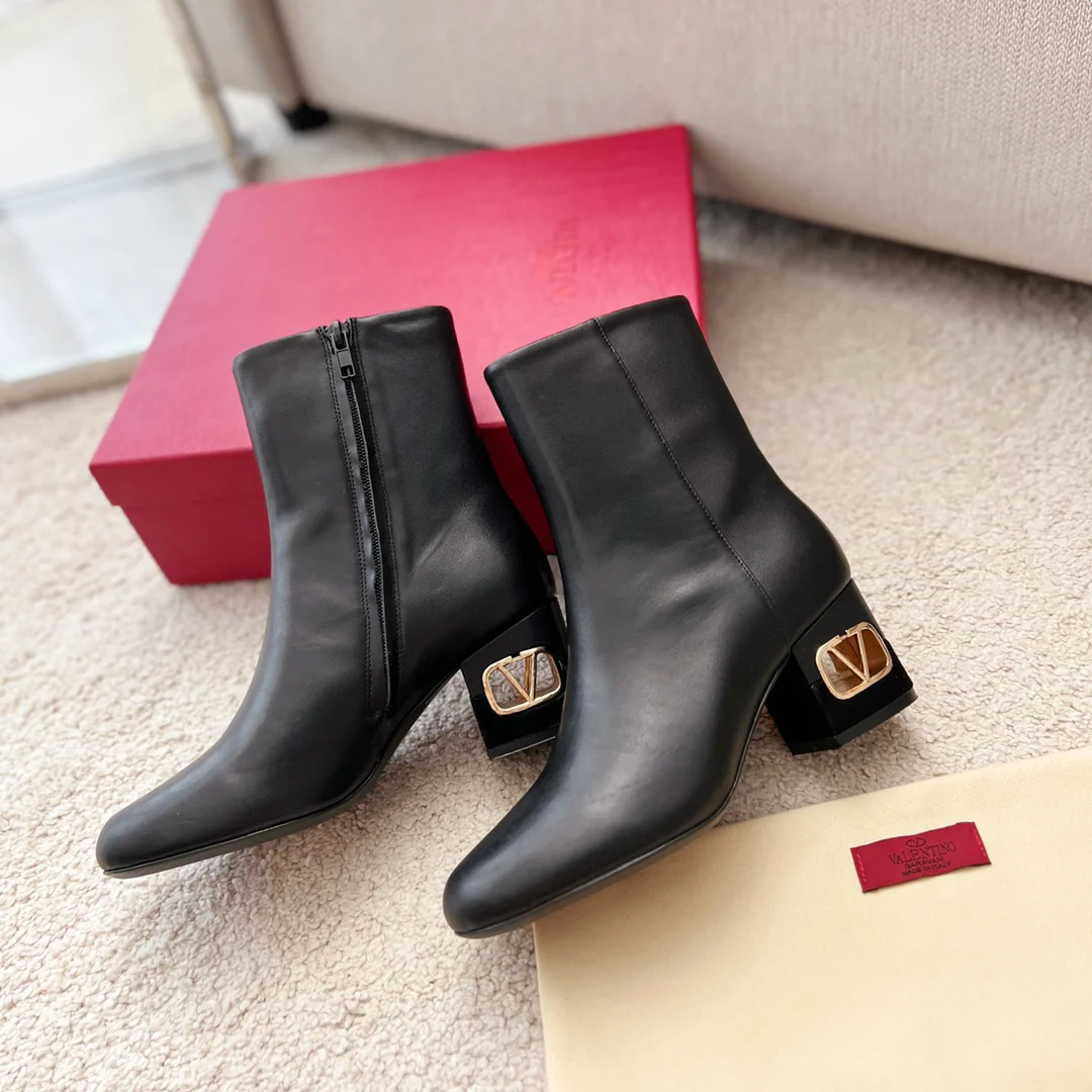 Valentino - Ботильоны из эластичной кожи с лоскутным дизайном - Каблук с ажурной фурнитурой