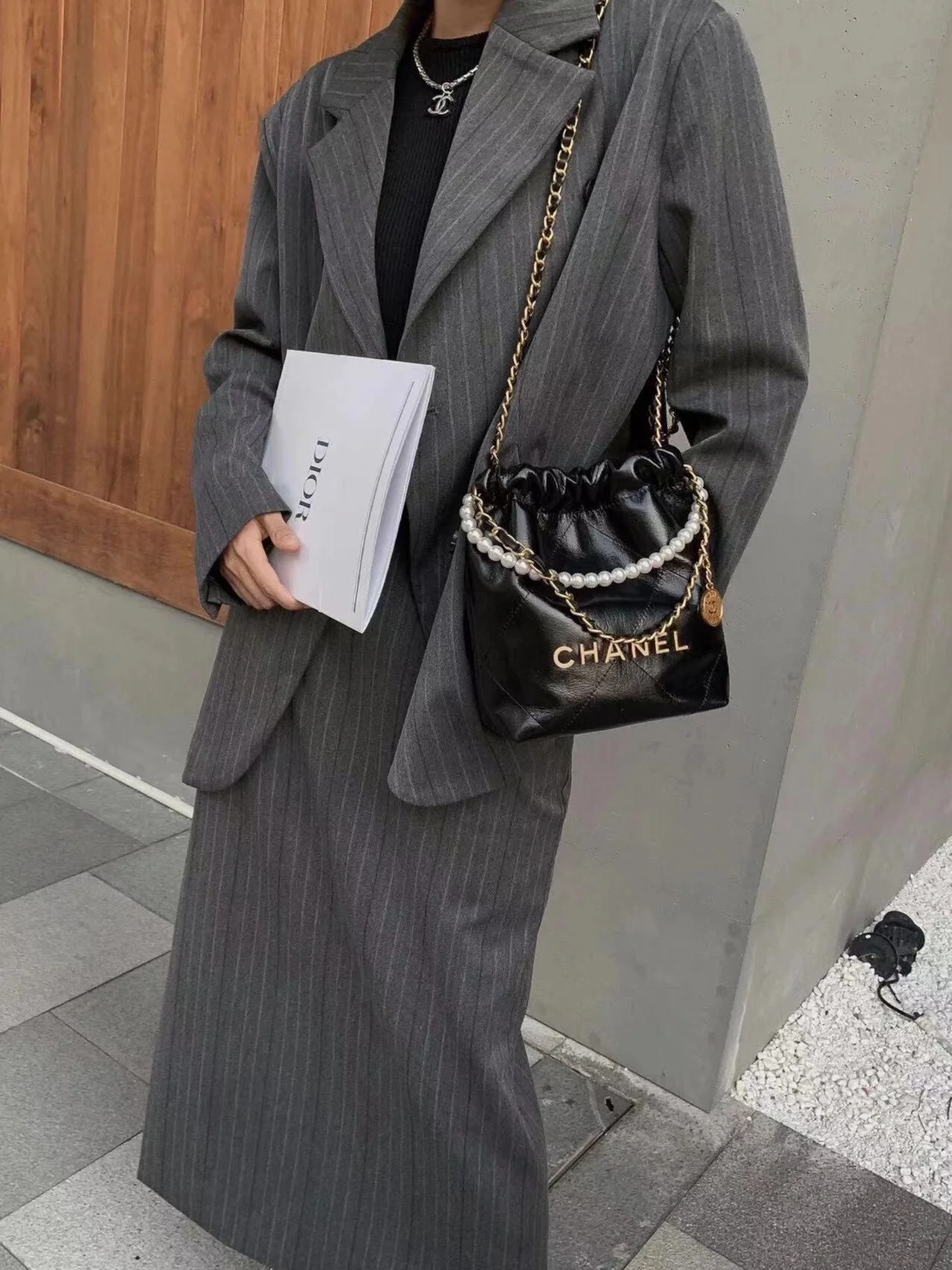 Сумка Chanel No. 22 - черная - двойная цепочка - жемчужная цепочка