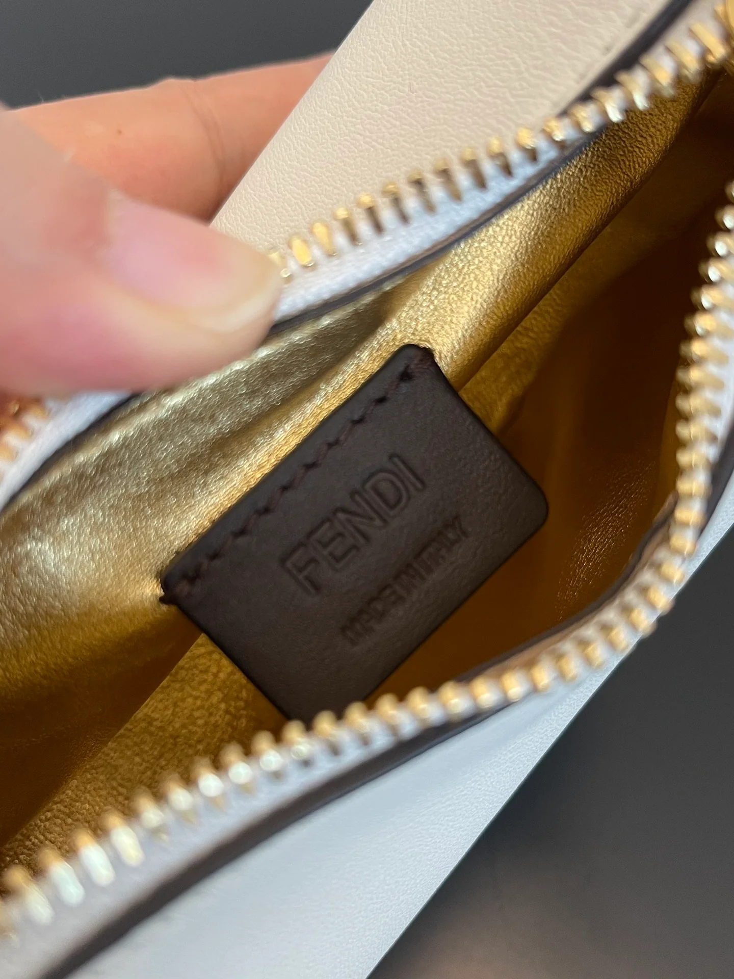 Fendi-fendigraphy - Миниатюрная белая кожаная сумка через плечо